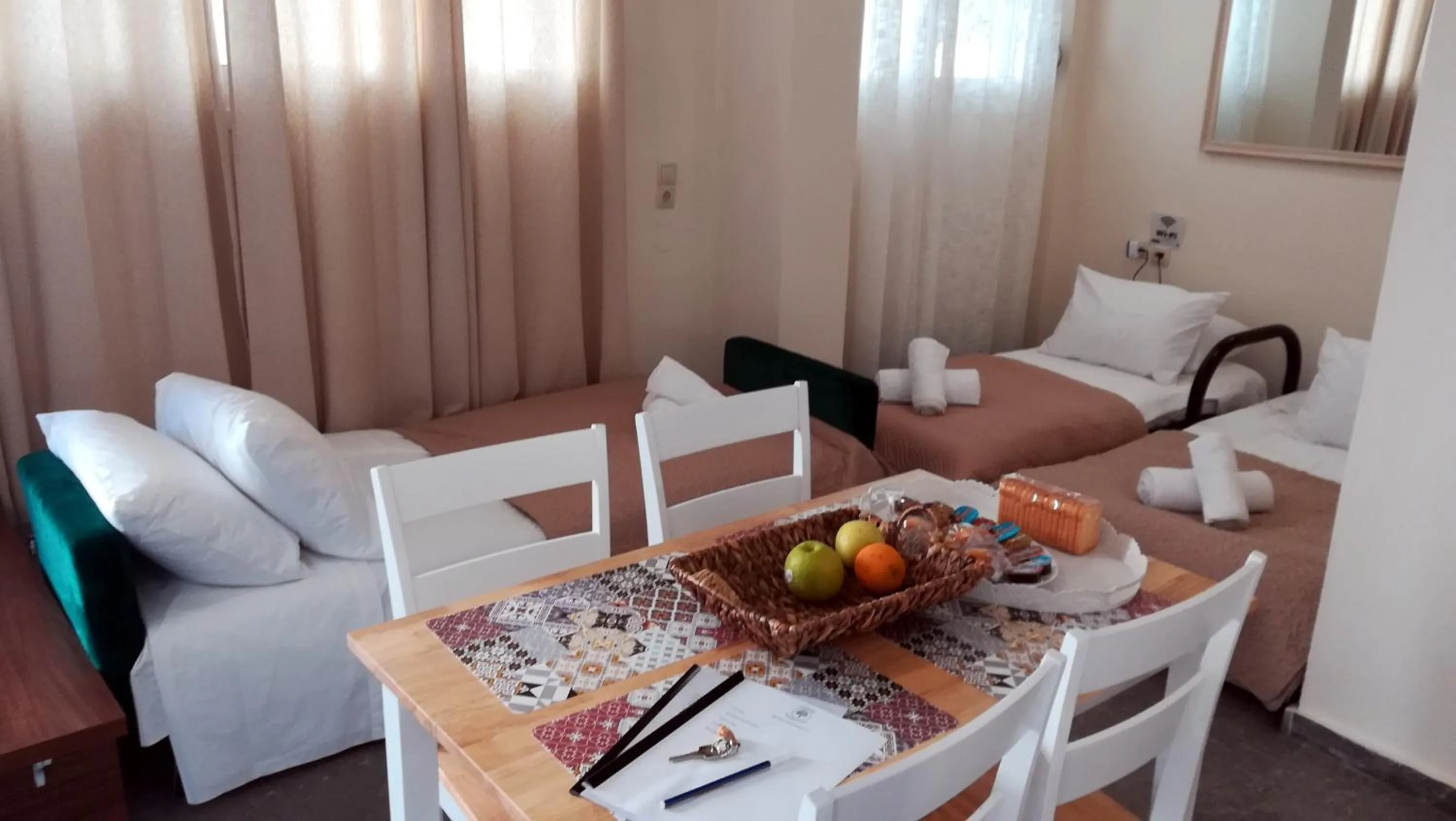 Bed in Luxury Apts Heraklion Center