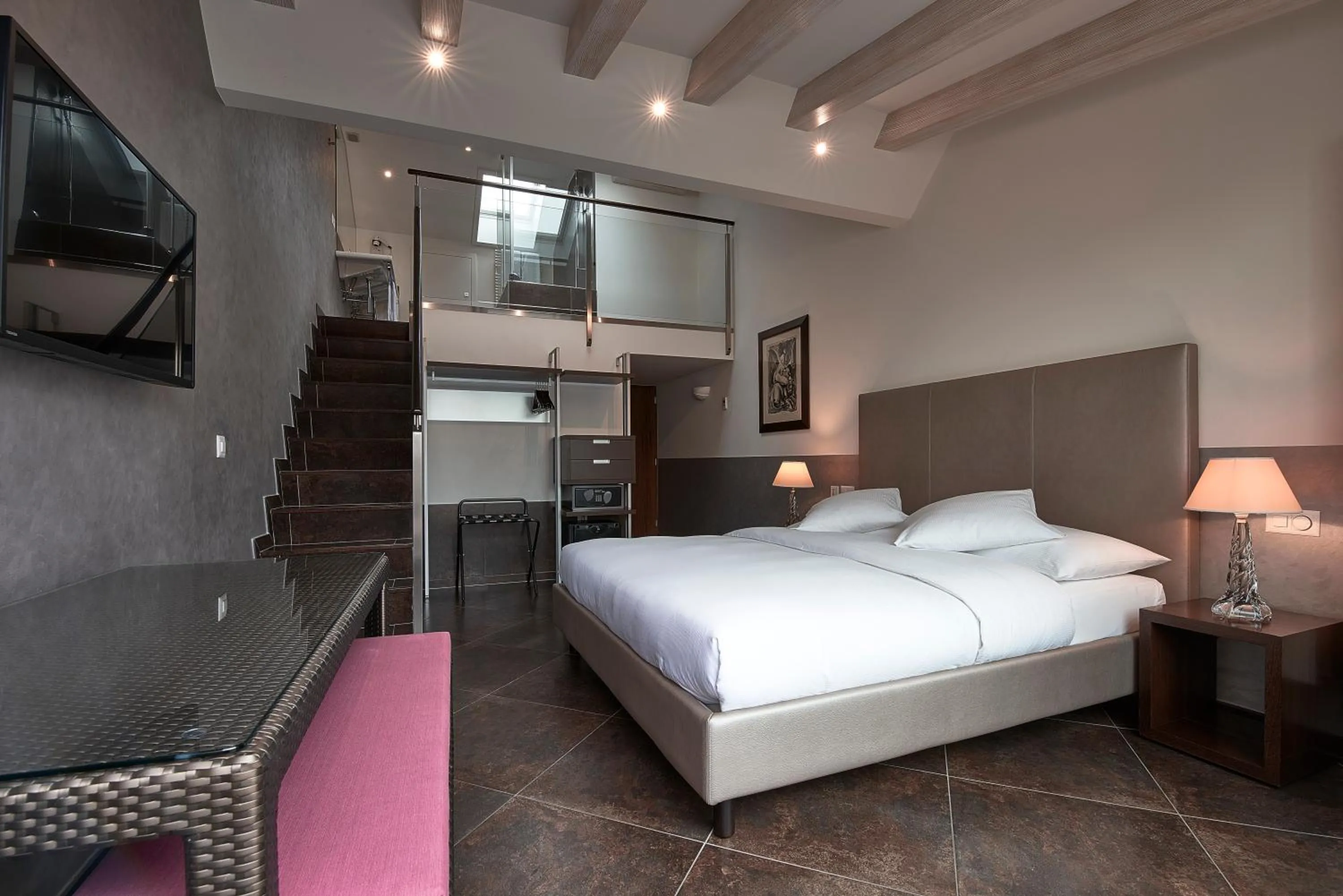 Photo of the whole room, Bed in Hotel d'Allèves