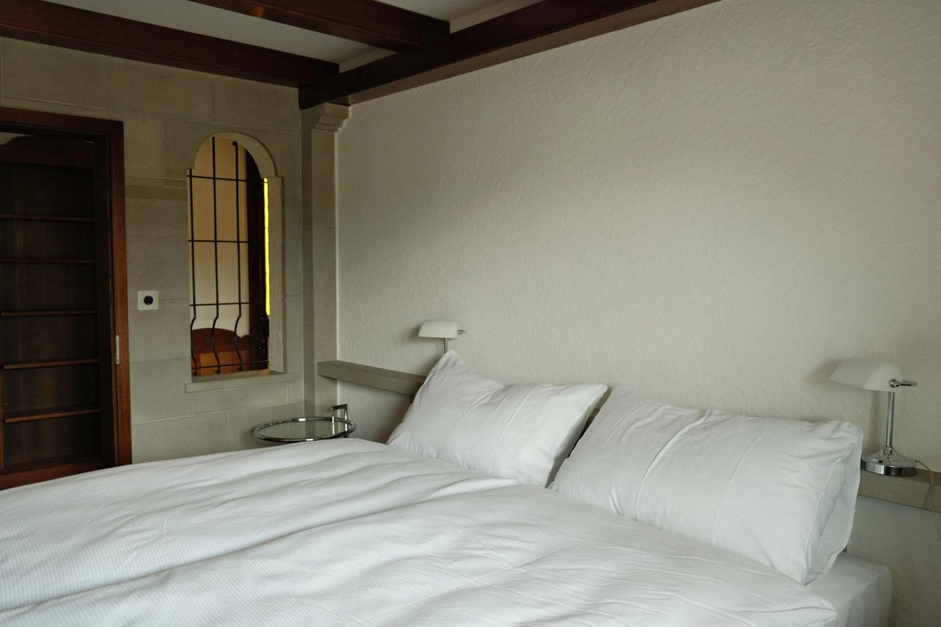 Bedroom, Bed in Hotel Luzernerhof