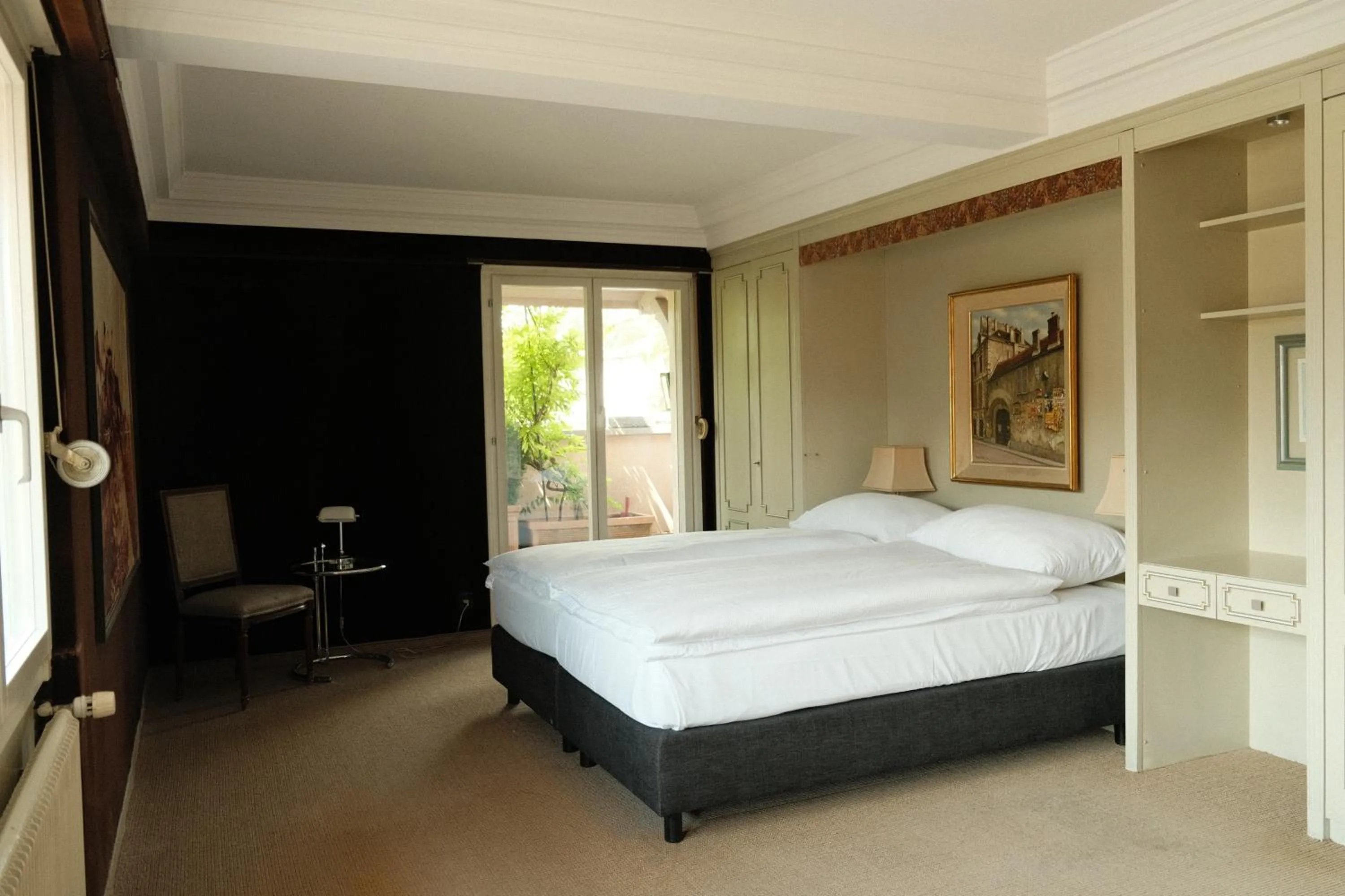 Bedroom, Bed in Hotel Luzernerhof