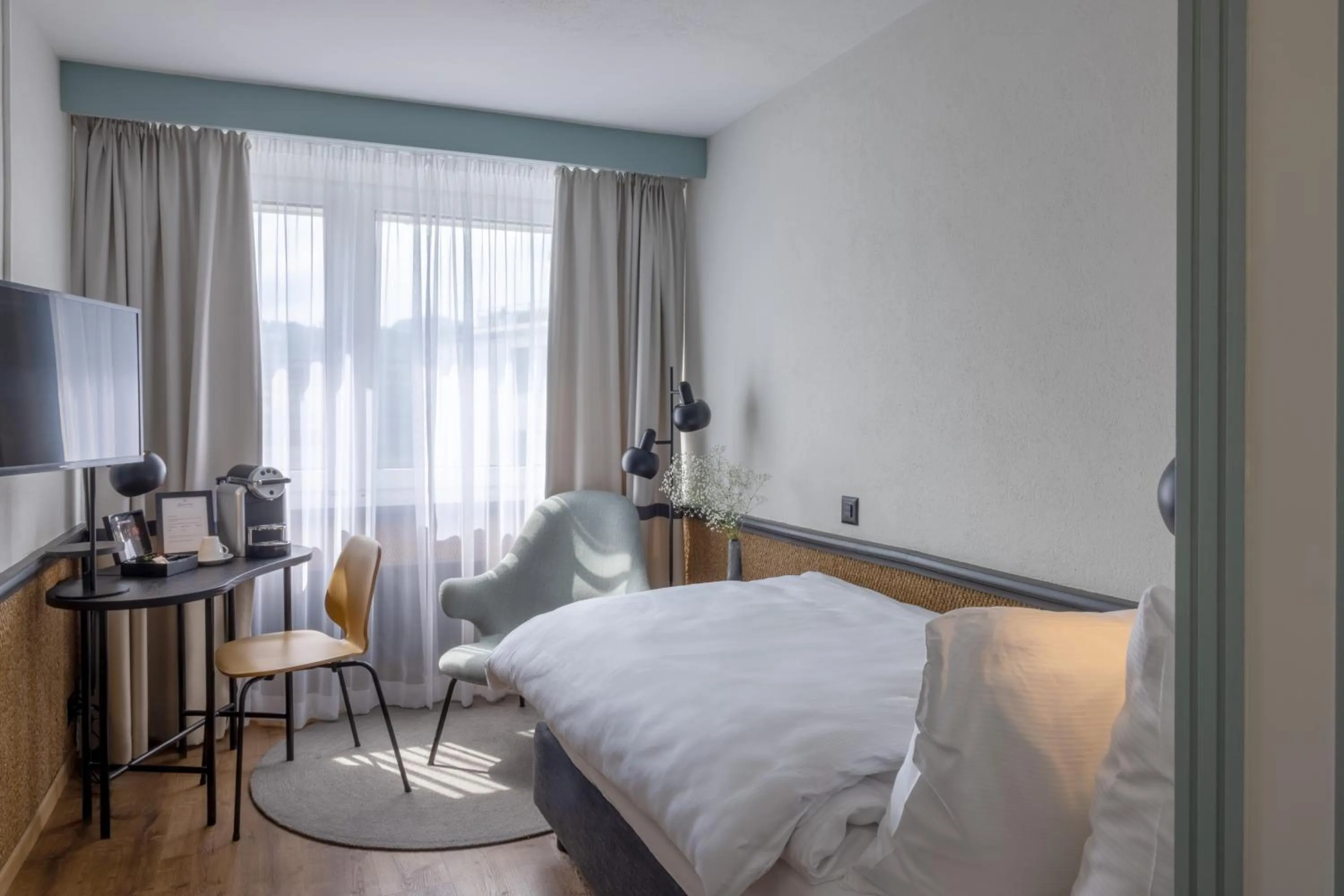 Bedroom, Bed in Hotel Luzernerhof