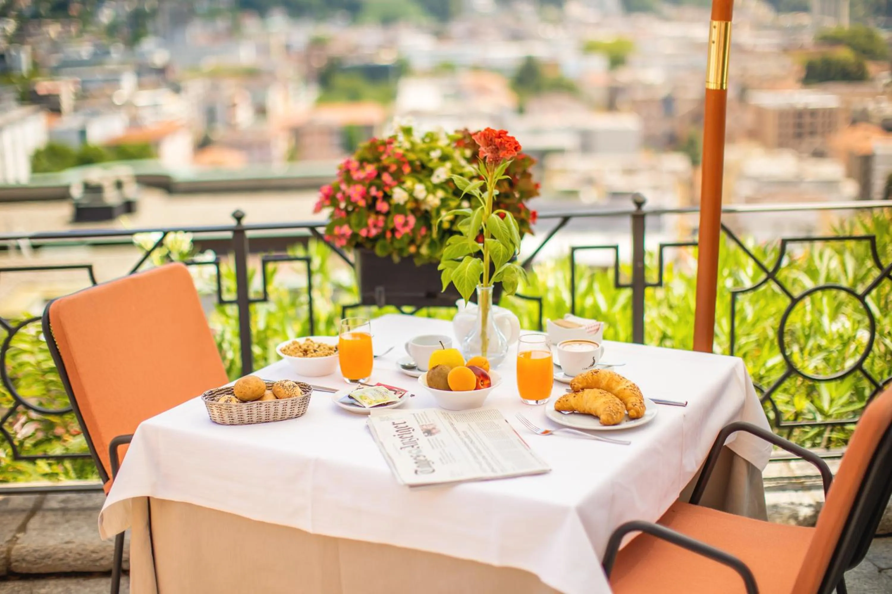 Breakfast in Villa Sassa