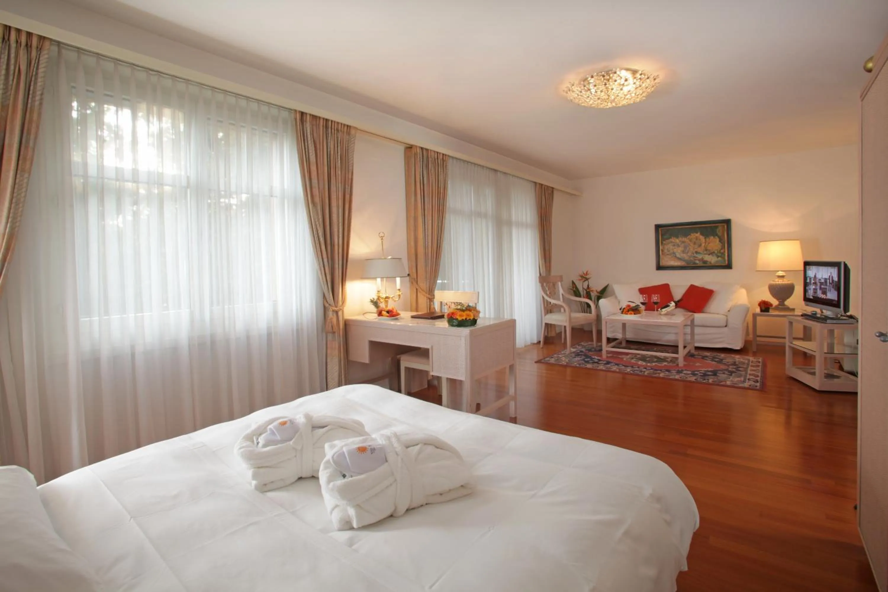 Photo of the whole room, Bed in Villa Sassa