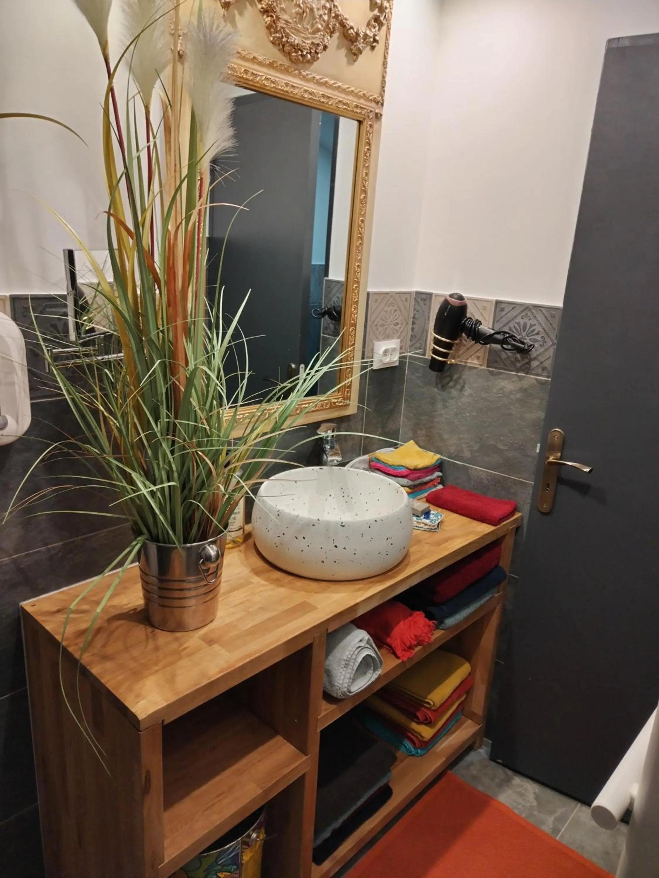 Hostelry Music Repetition