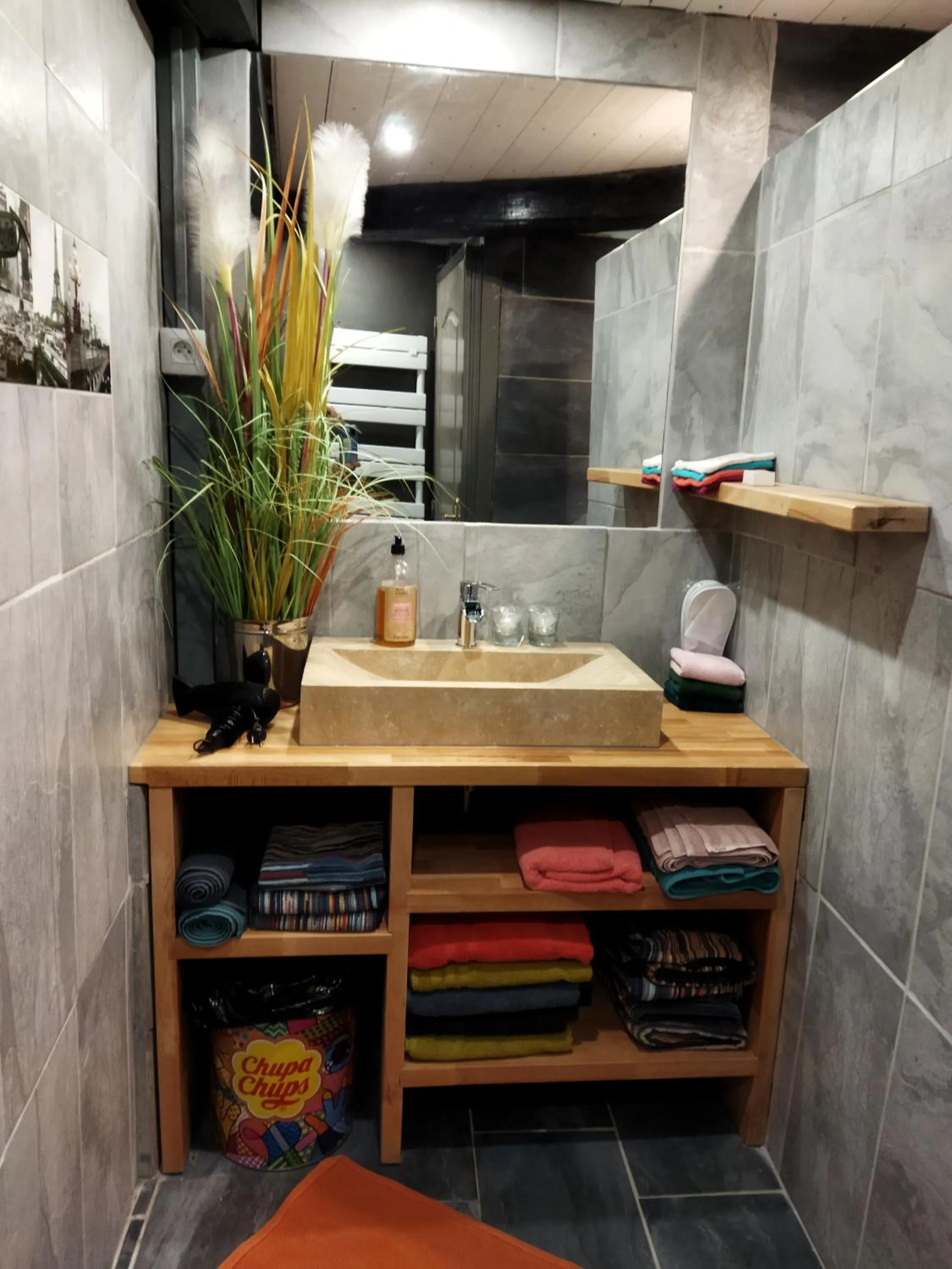 Bathroom in Hostelry Music Repetition