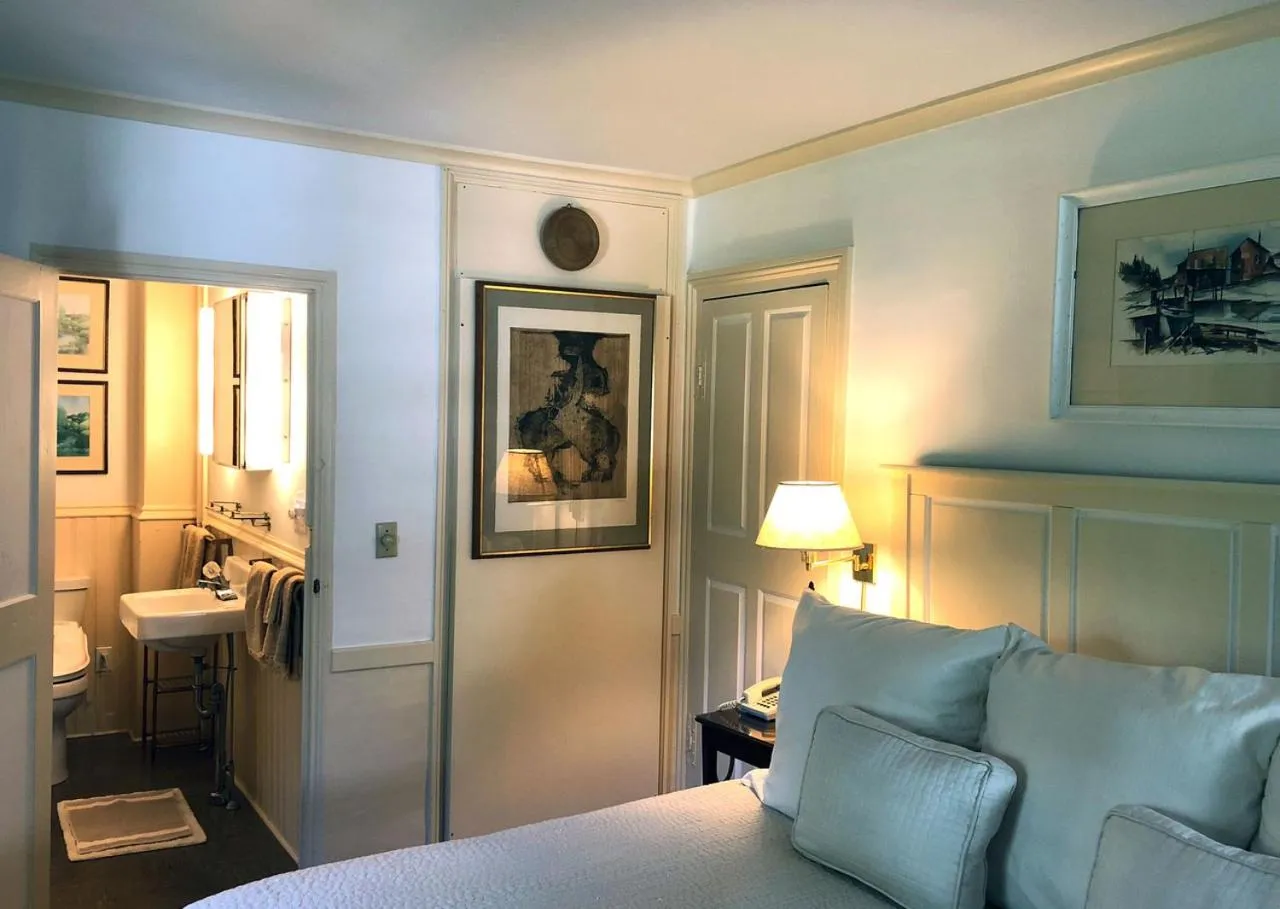 Bedroom, Bed in 29 India House