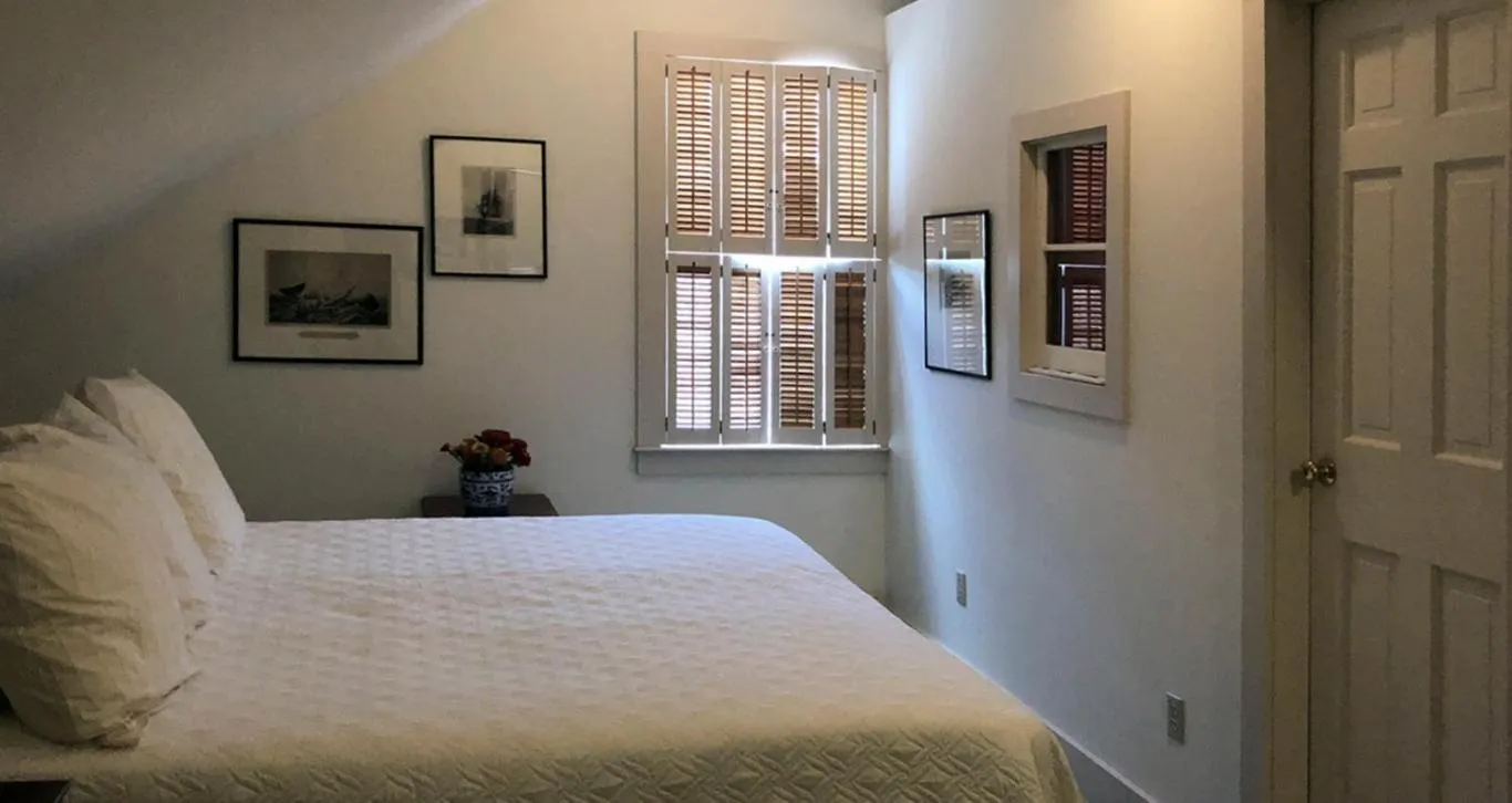 Bed in 29 India House