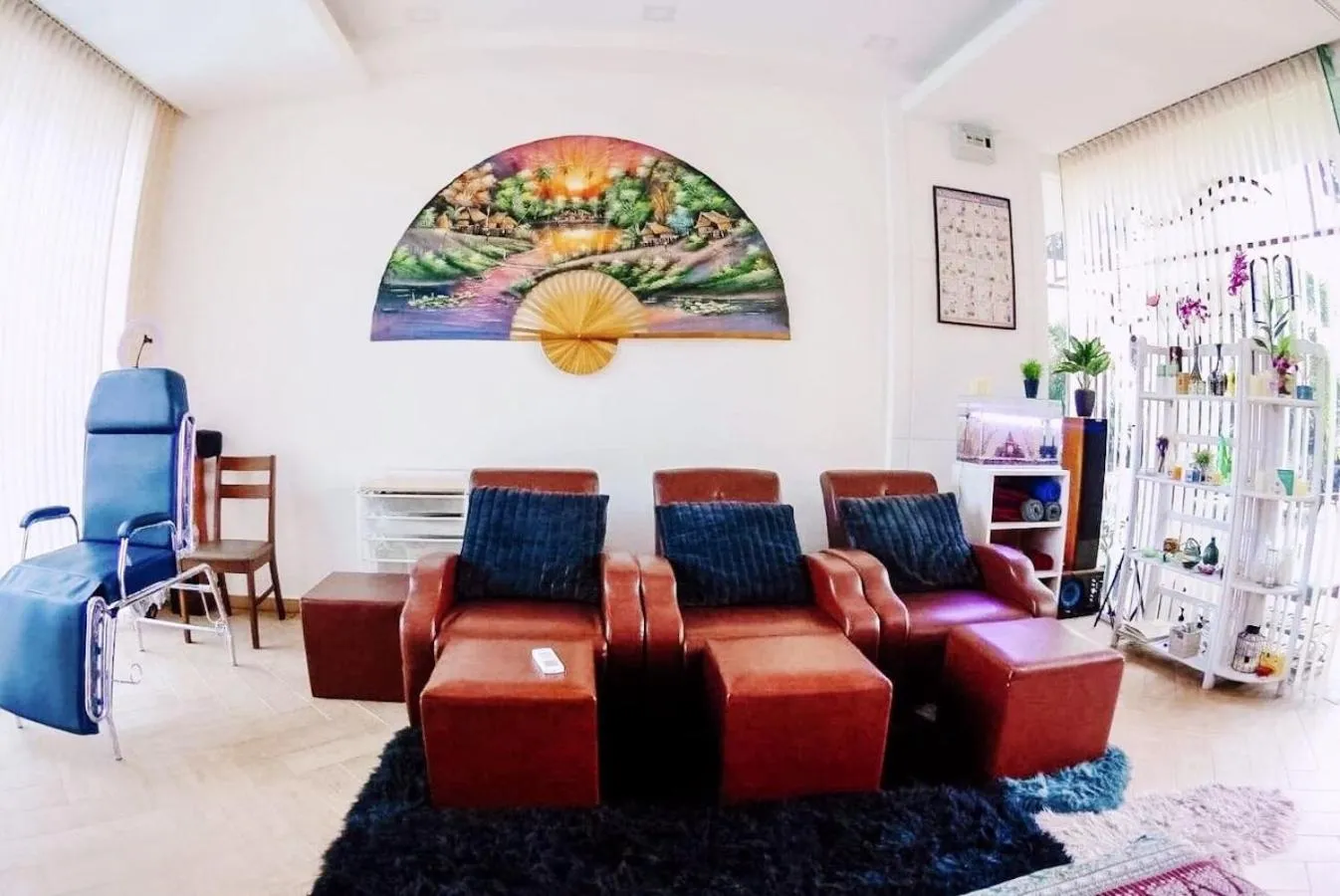 Massage in Rare Panoramic Sea, City & Mountain Views - XXL Balcony - 1Gbps Blazing Fast Free WIFI - Pool - Gym - Pool Table - Steam - Sauna - Bar