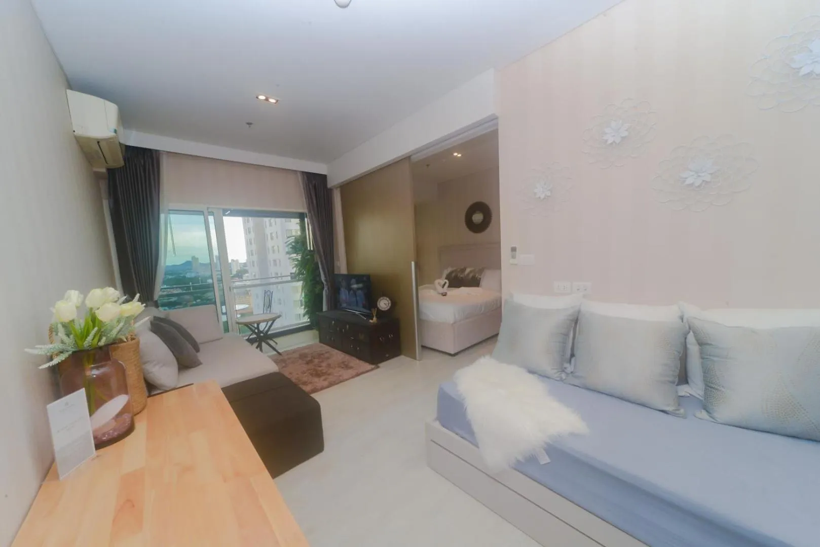 Living room in Veranda Residence Pattaya Nice Monthly rate available now