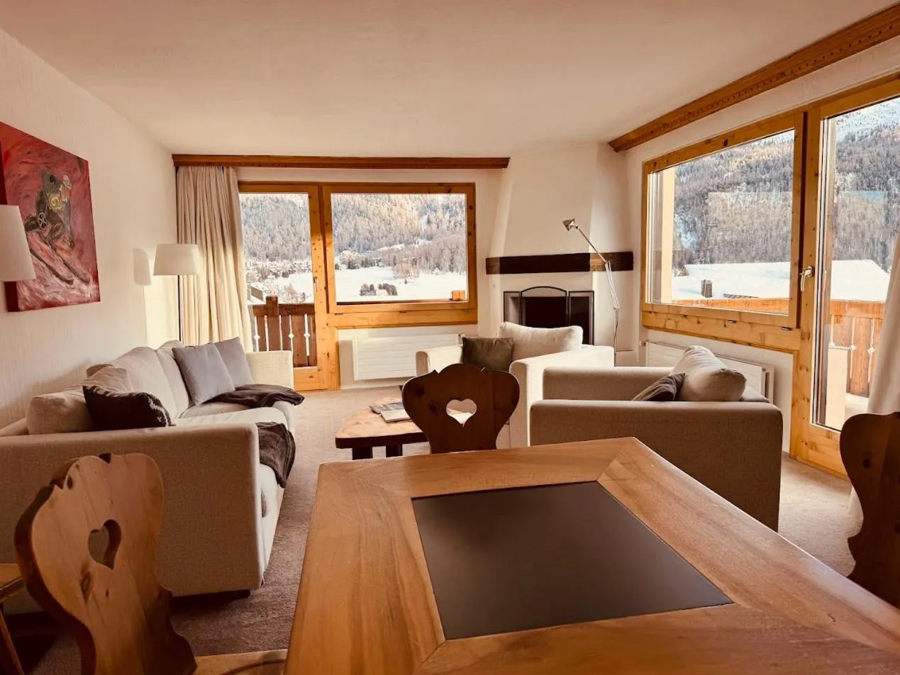 Seating area in Albana Hotel Silvaplana