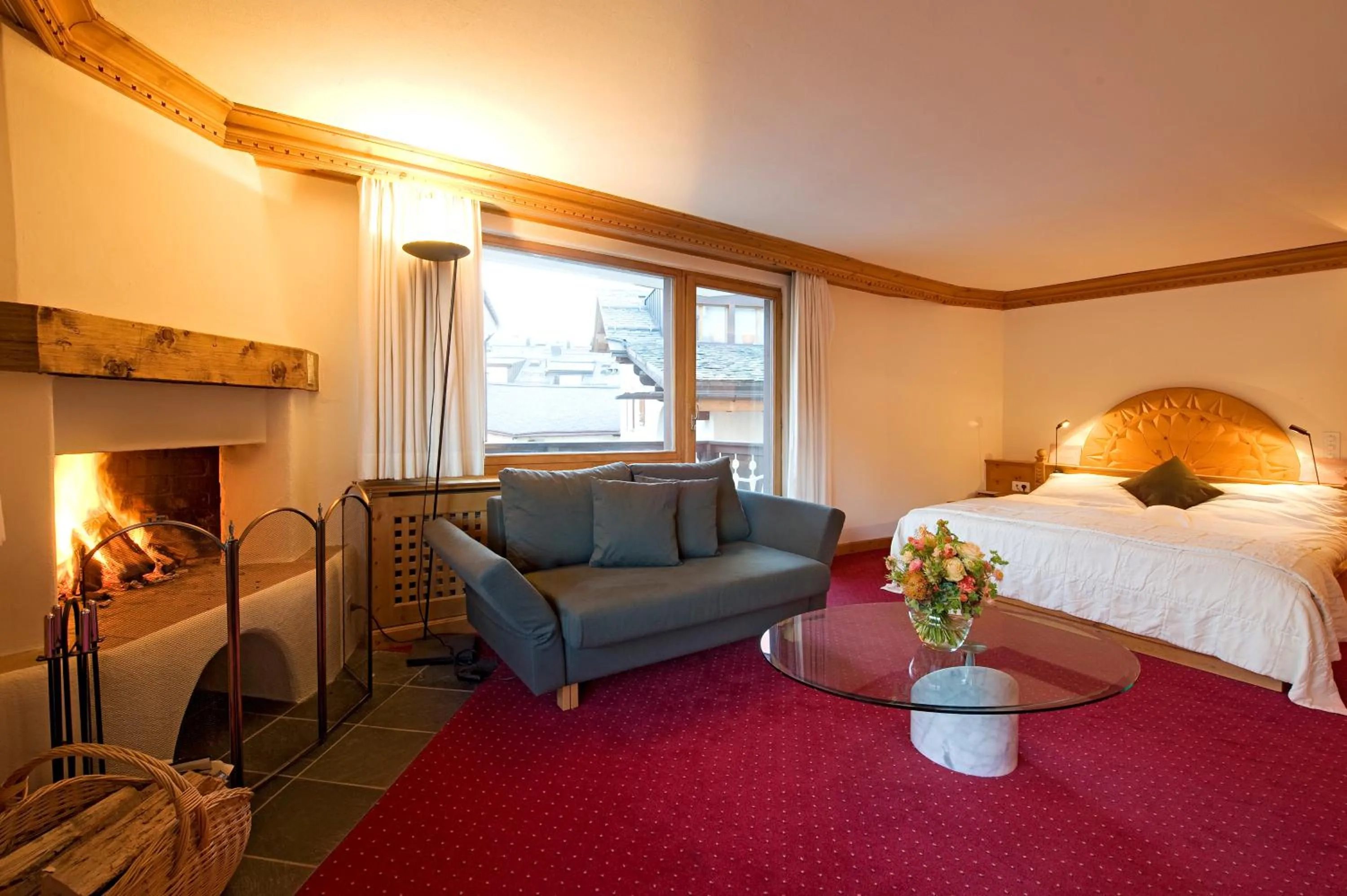 Seating area, Bed in Albana Hotel Silvaplana