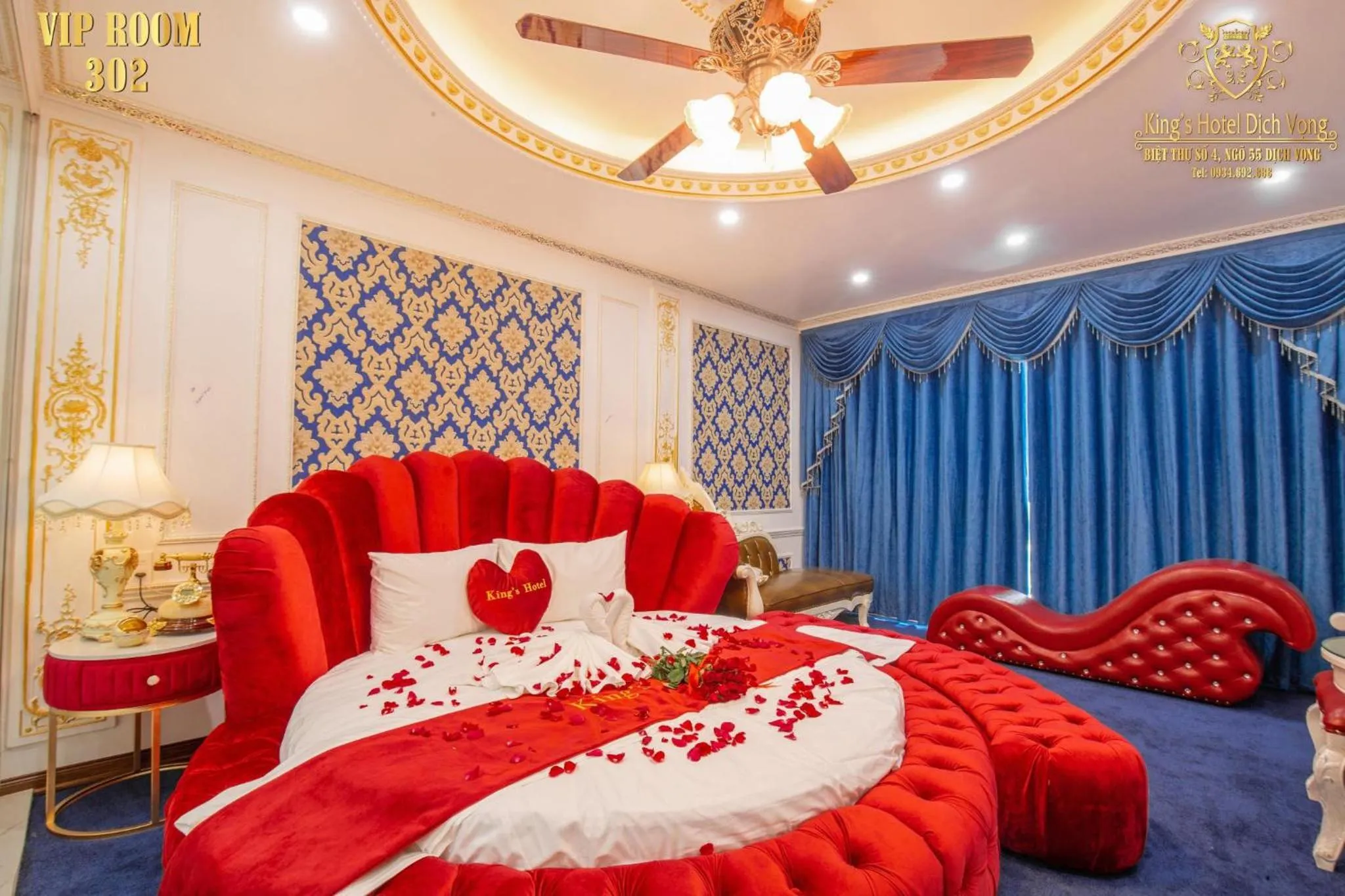 Bed in King's Hotel Dịch Vọng