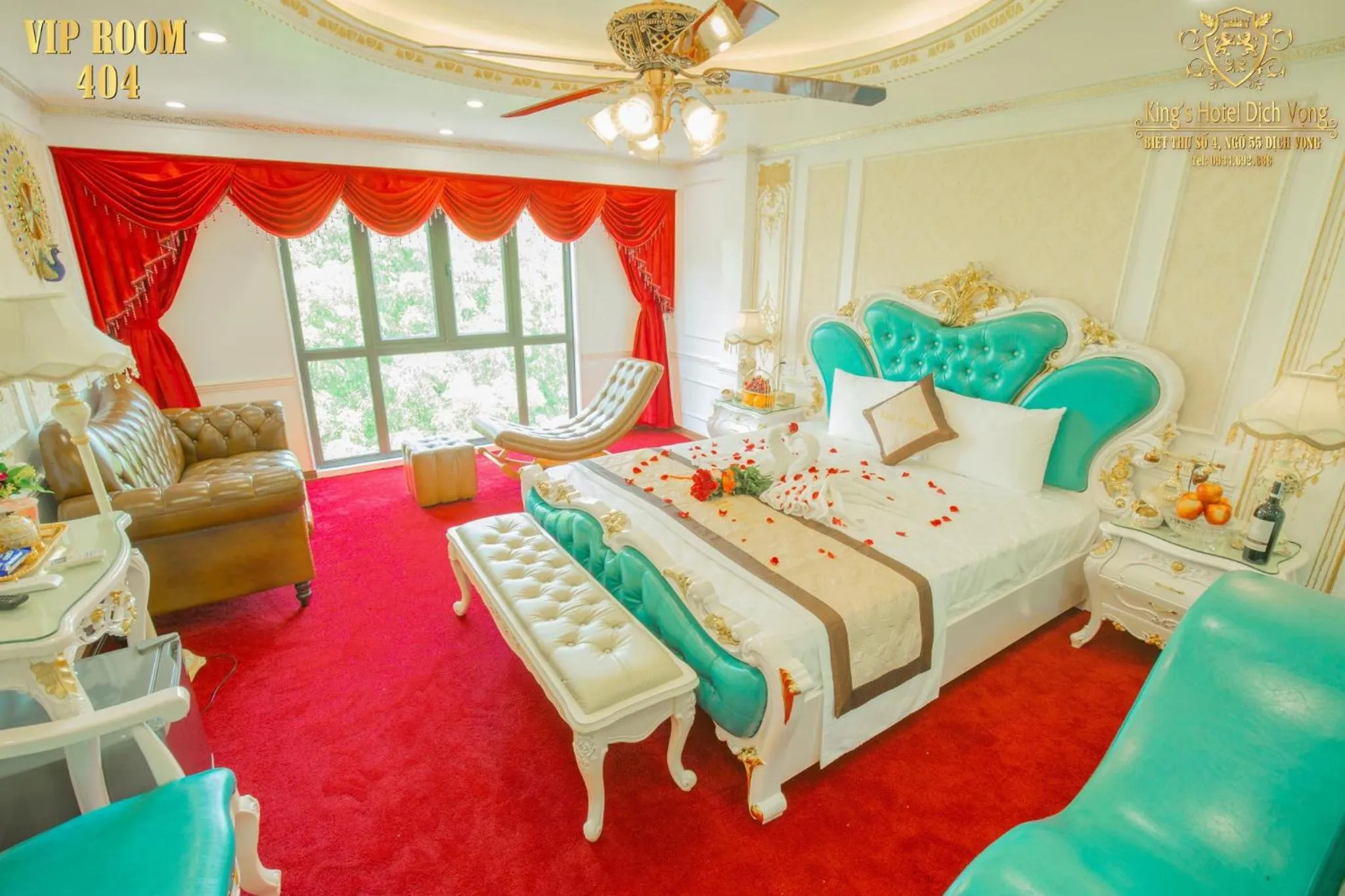 Bed in King's Hotel Dịch Vọng