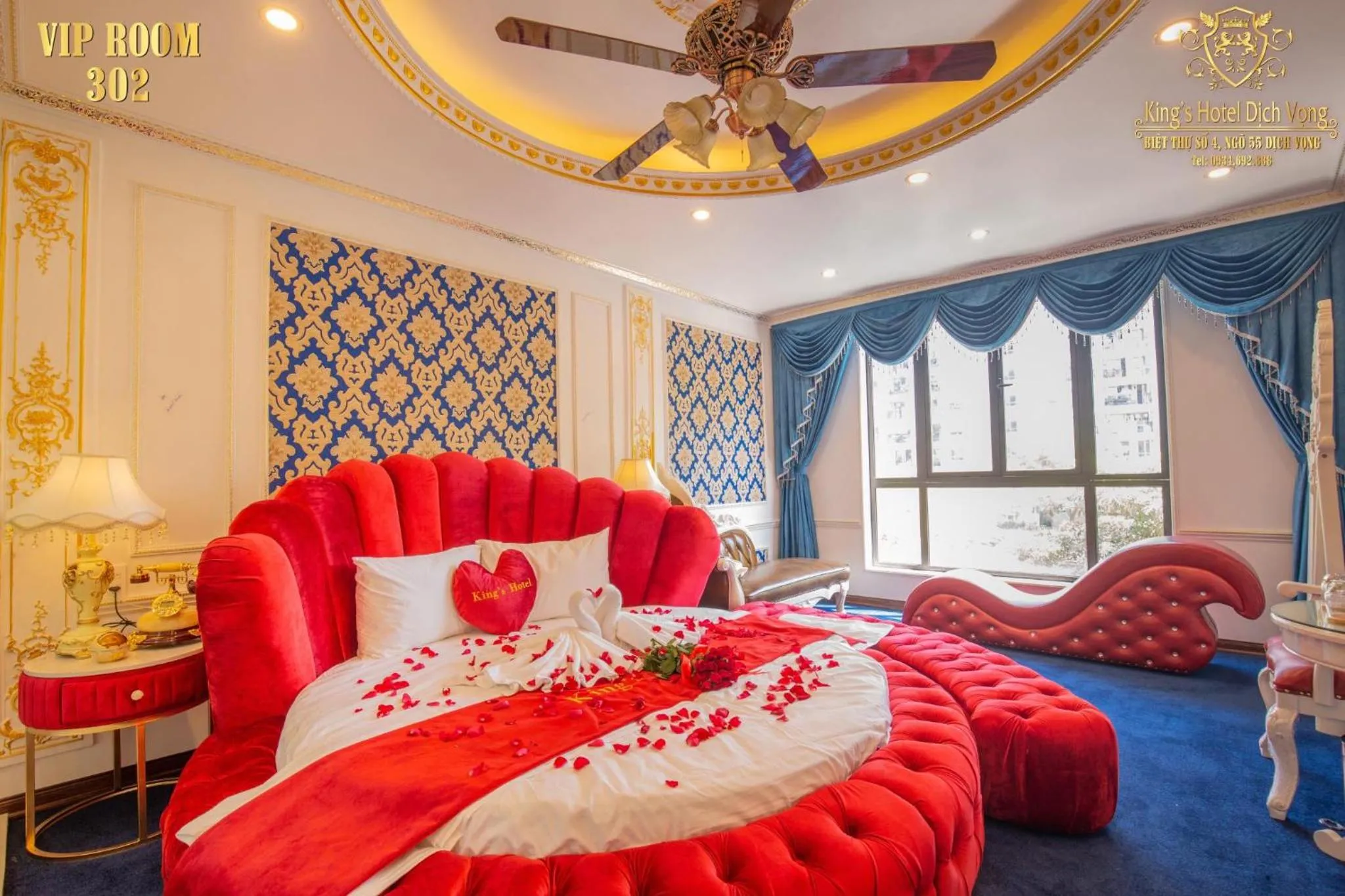 Bed in King's Hotel Dịch Vọng