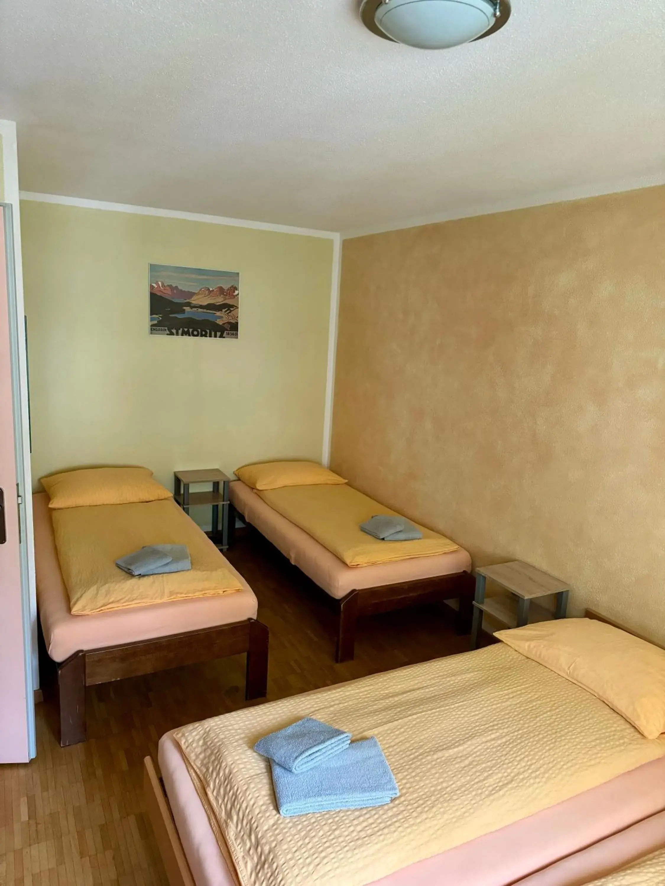 Family Room (4 Adults) - single occupancy in Hotel Stille Family Room (4 Adults) - single occupancy in Hotel Stille