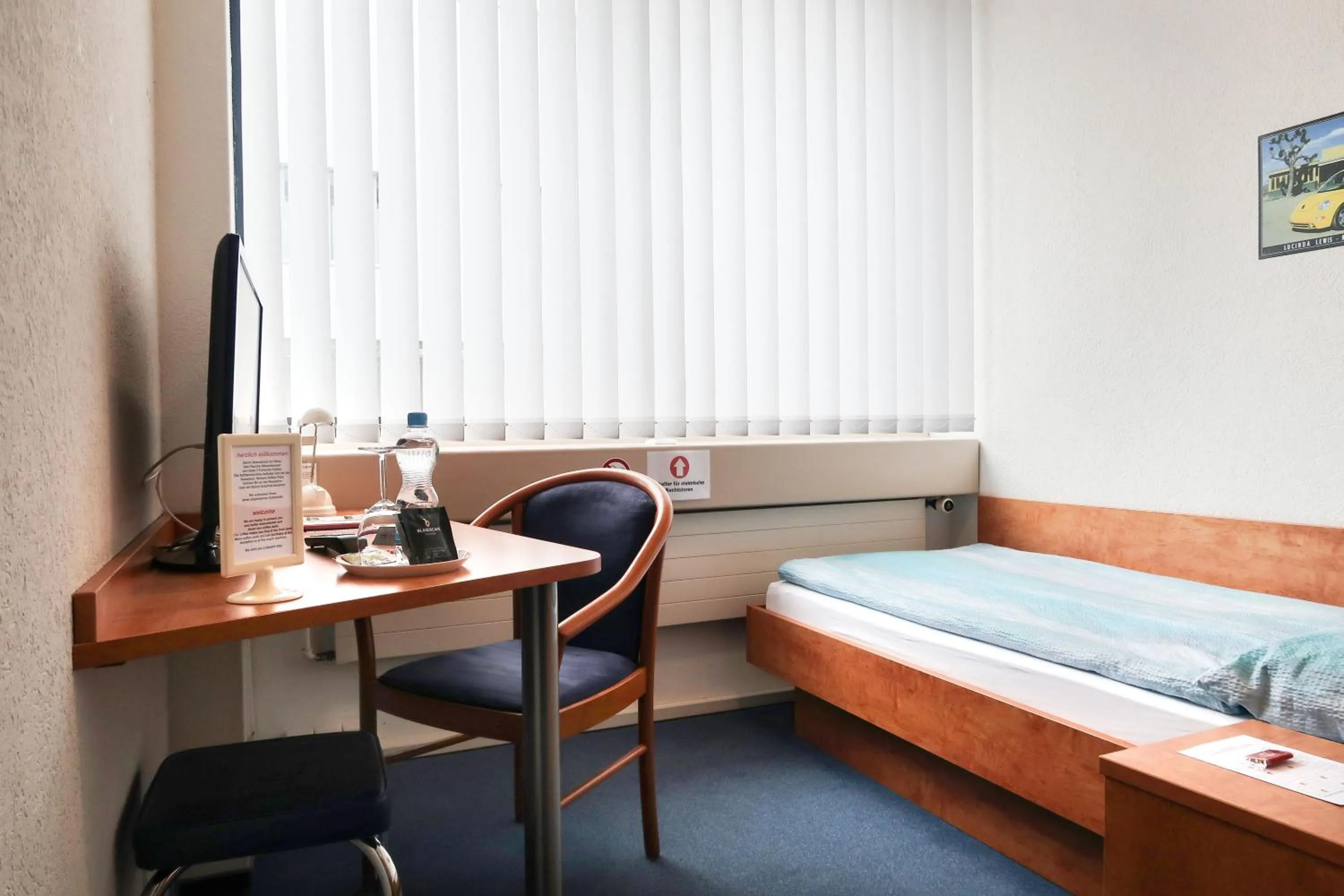 Bedroom, Bed in Budget Motel Self Check-In