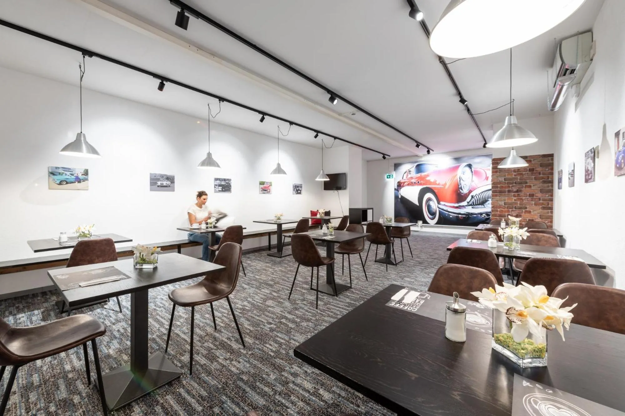 Breakfast in Budget Motel Self Check-In