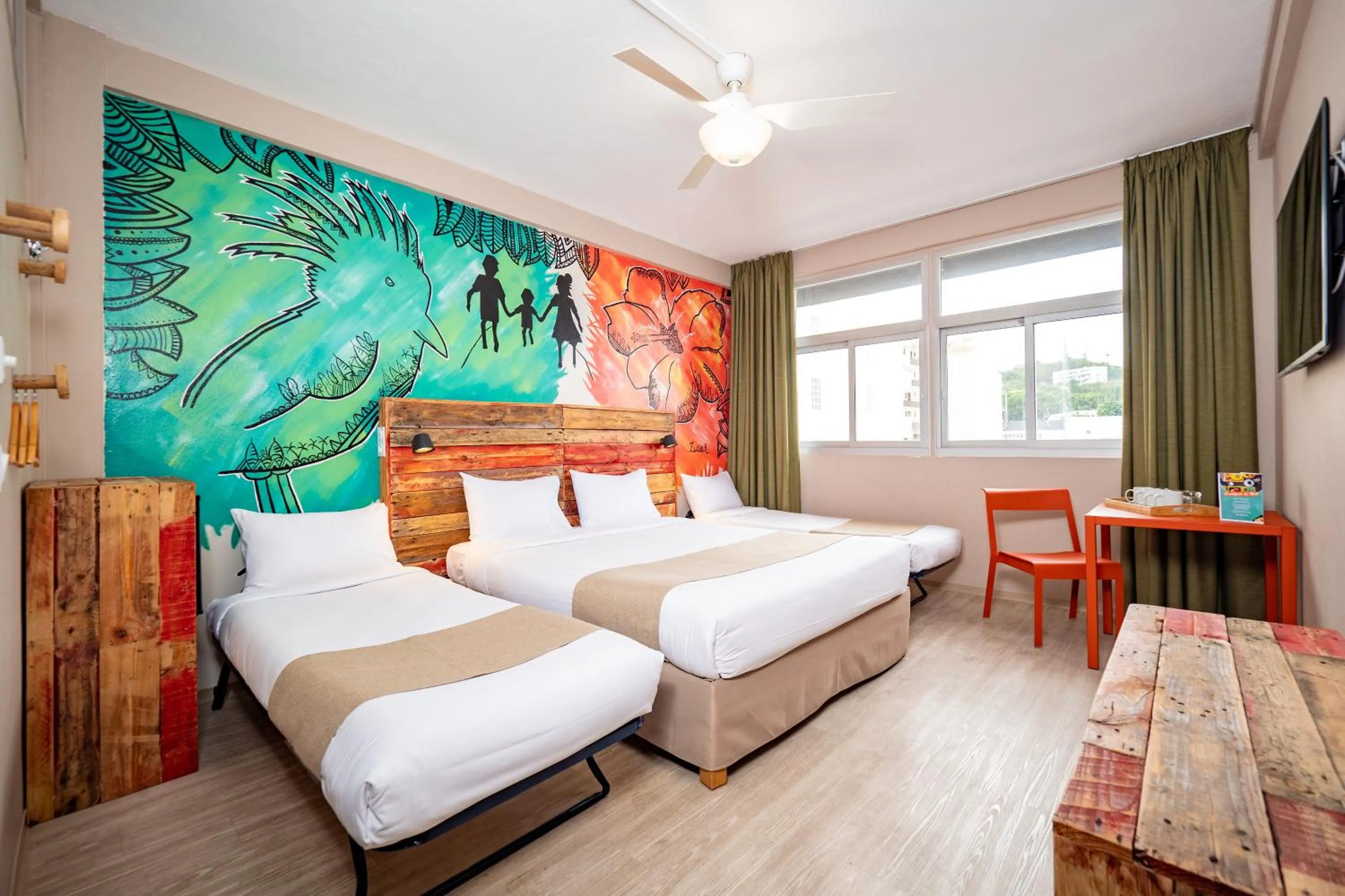 Photo of the whole room, Bed in Gondwana City Art