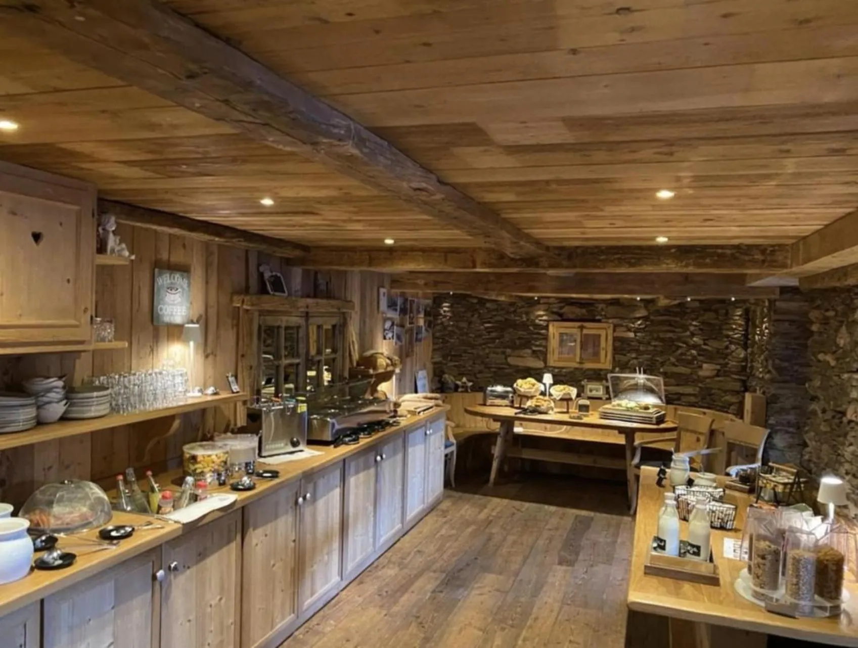 Breakfast in Hôtel Le Grand Chalet