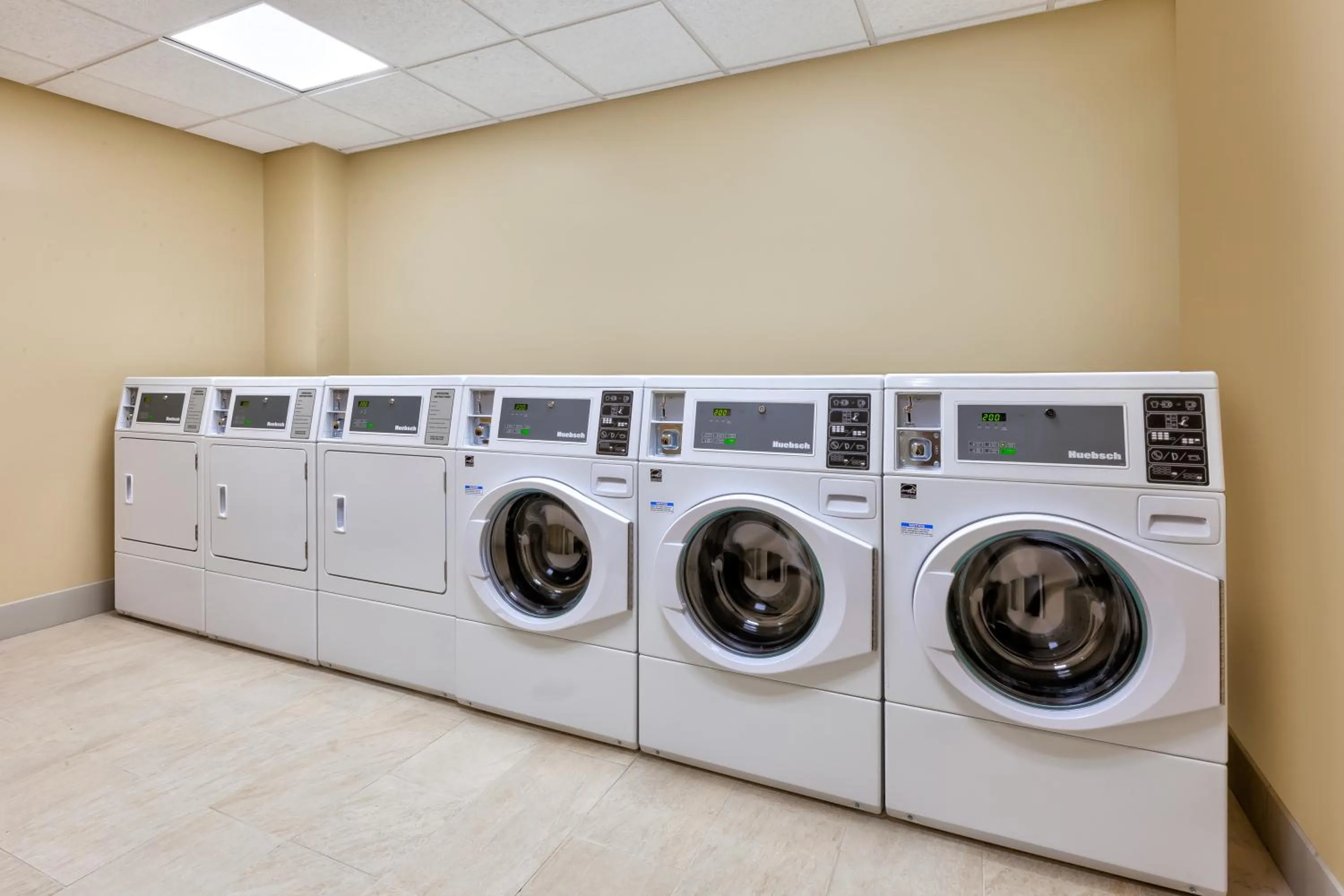 laundry in TownePlace Suites by Marriott Grand Rapids Airport Southeast