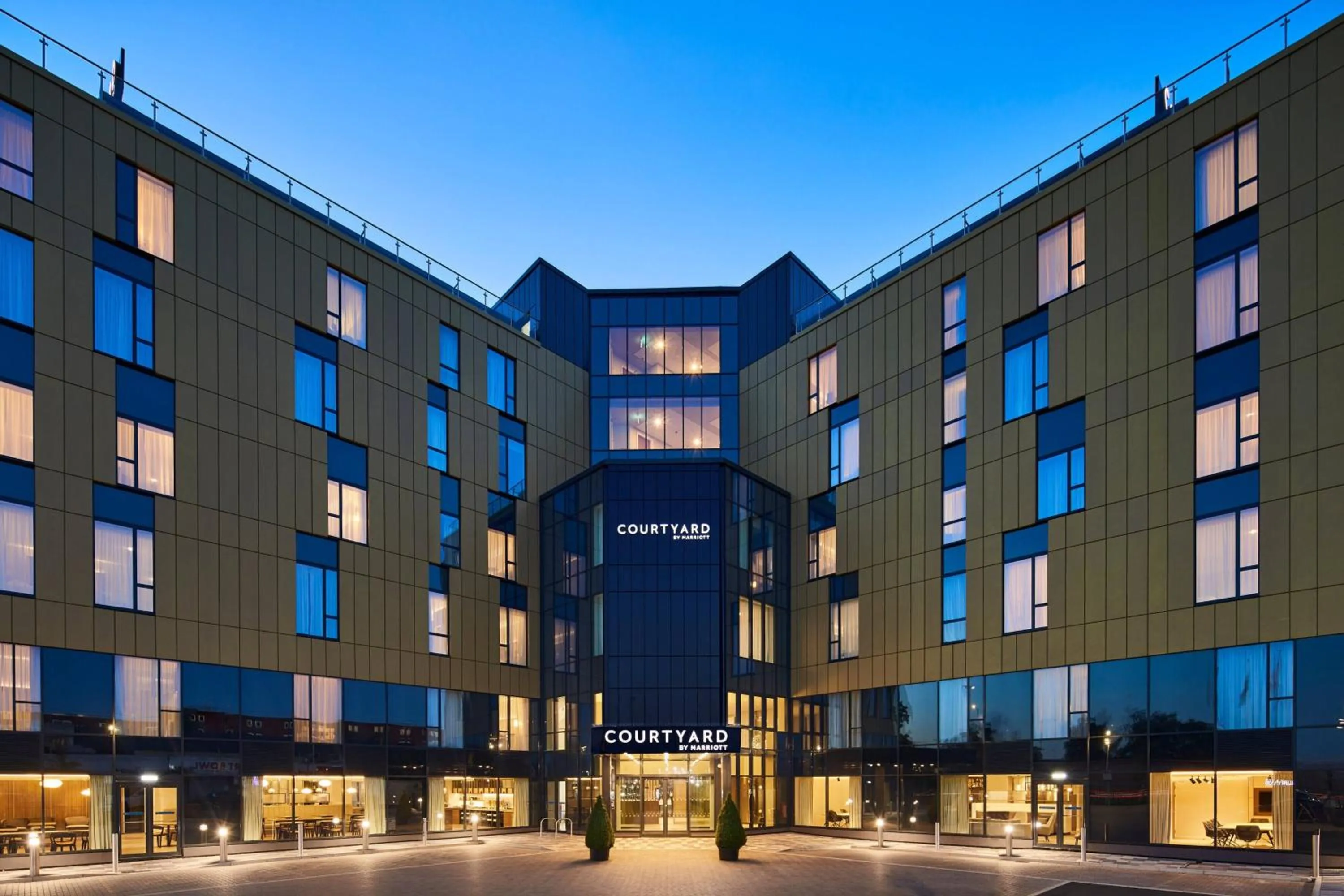 Property building in Courtyard by Marriott London Heathrow Airport