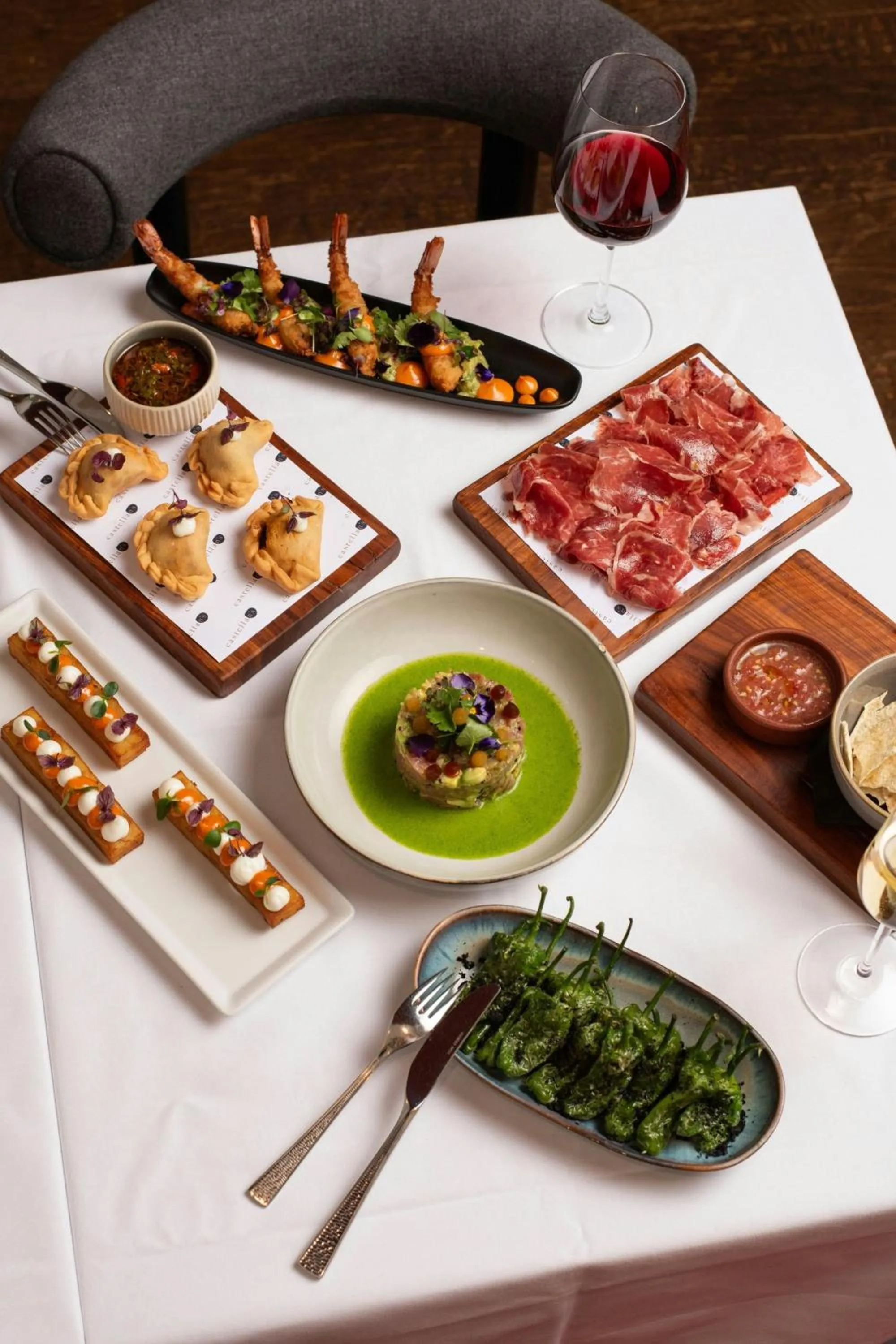 Restaurant/places to eat in Neues Schloss Privat Hotel Zurich, Autograph Collection