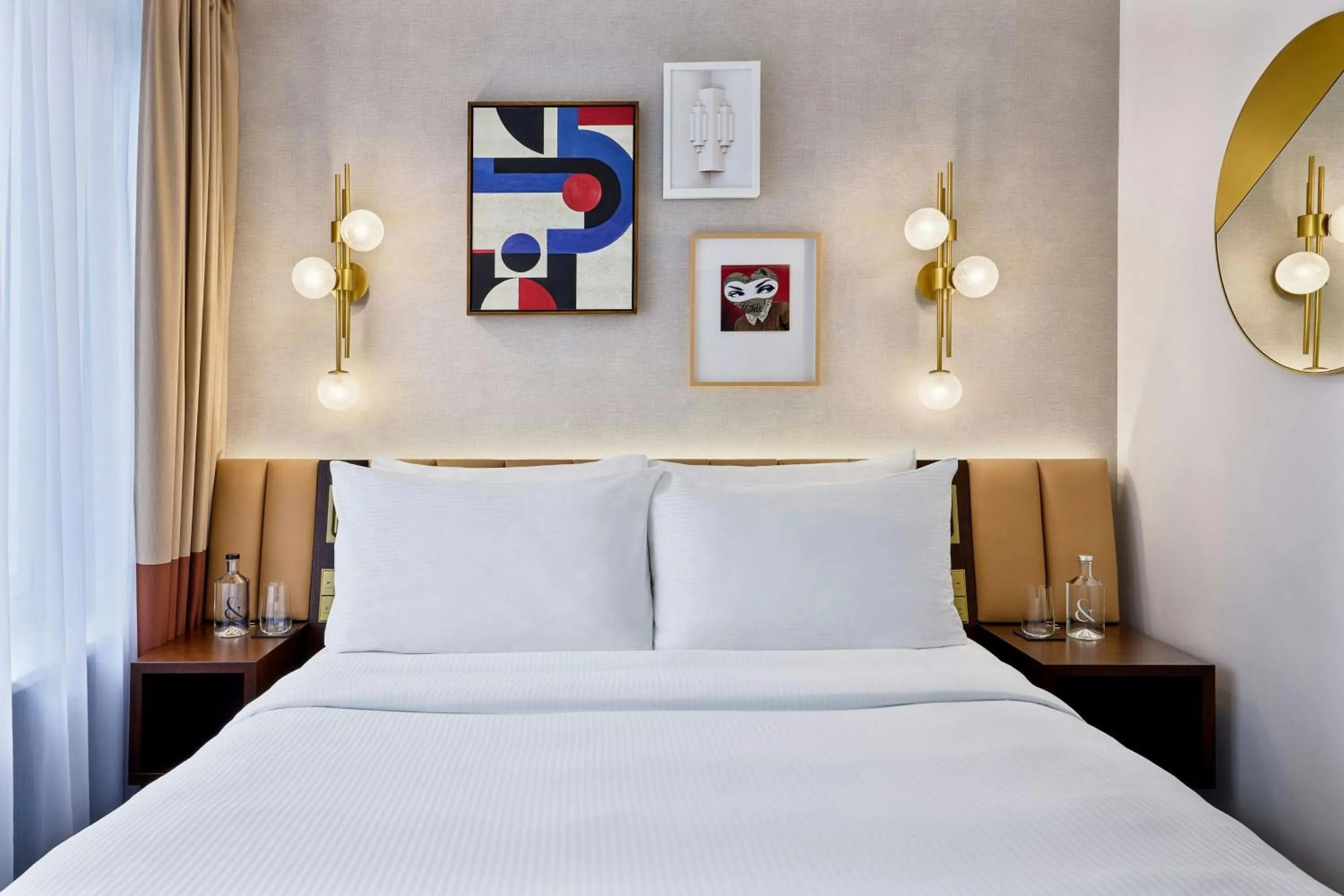 Photo of the whole room, Bed in Neues Schloss Privat Hotel Zurich, Autograph Collection
