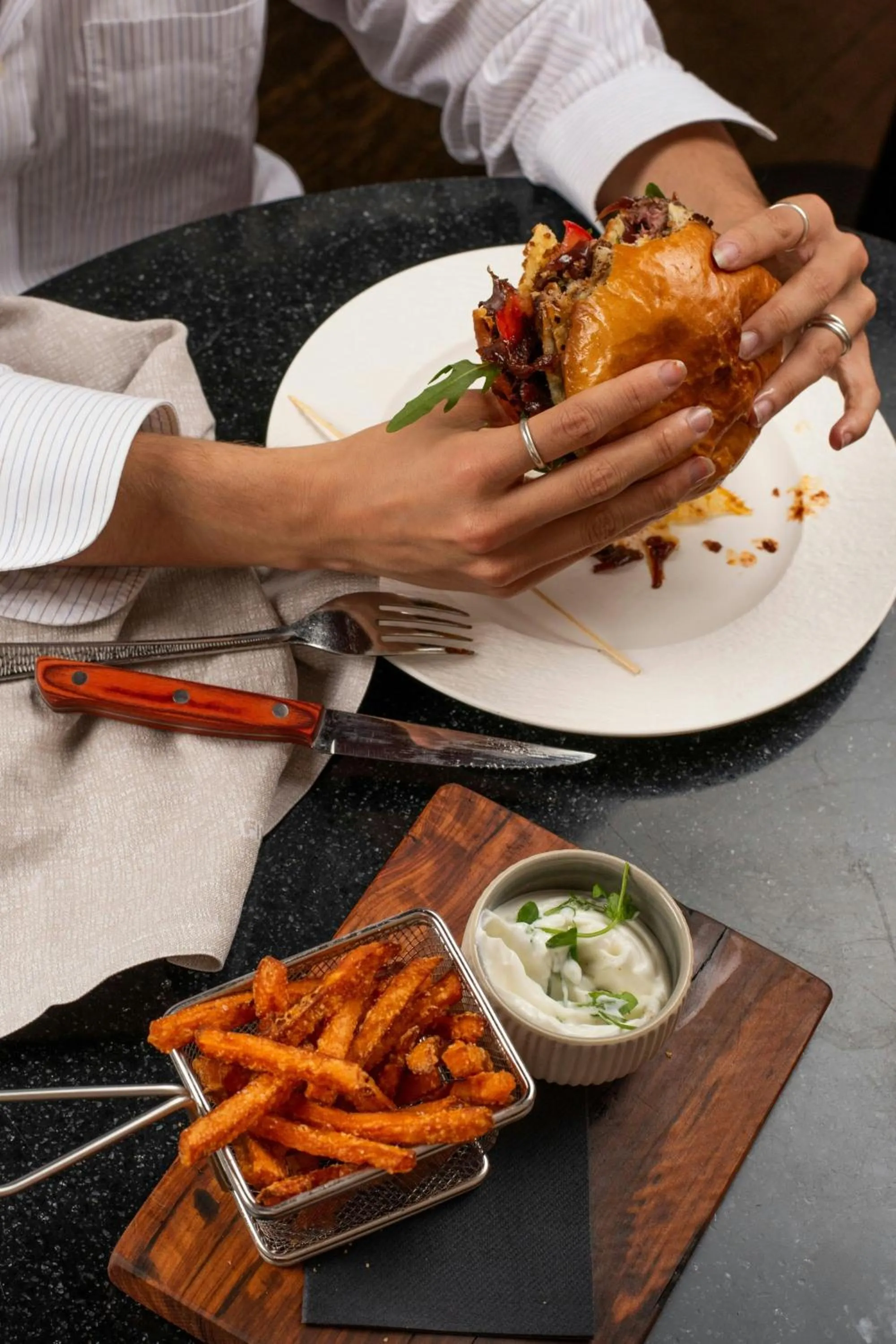 Restaurant/places to eat in Neues Schloss Privat Hotel Zurich, Autograph Collection