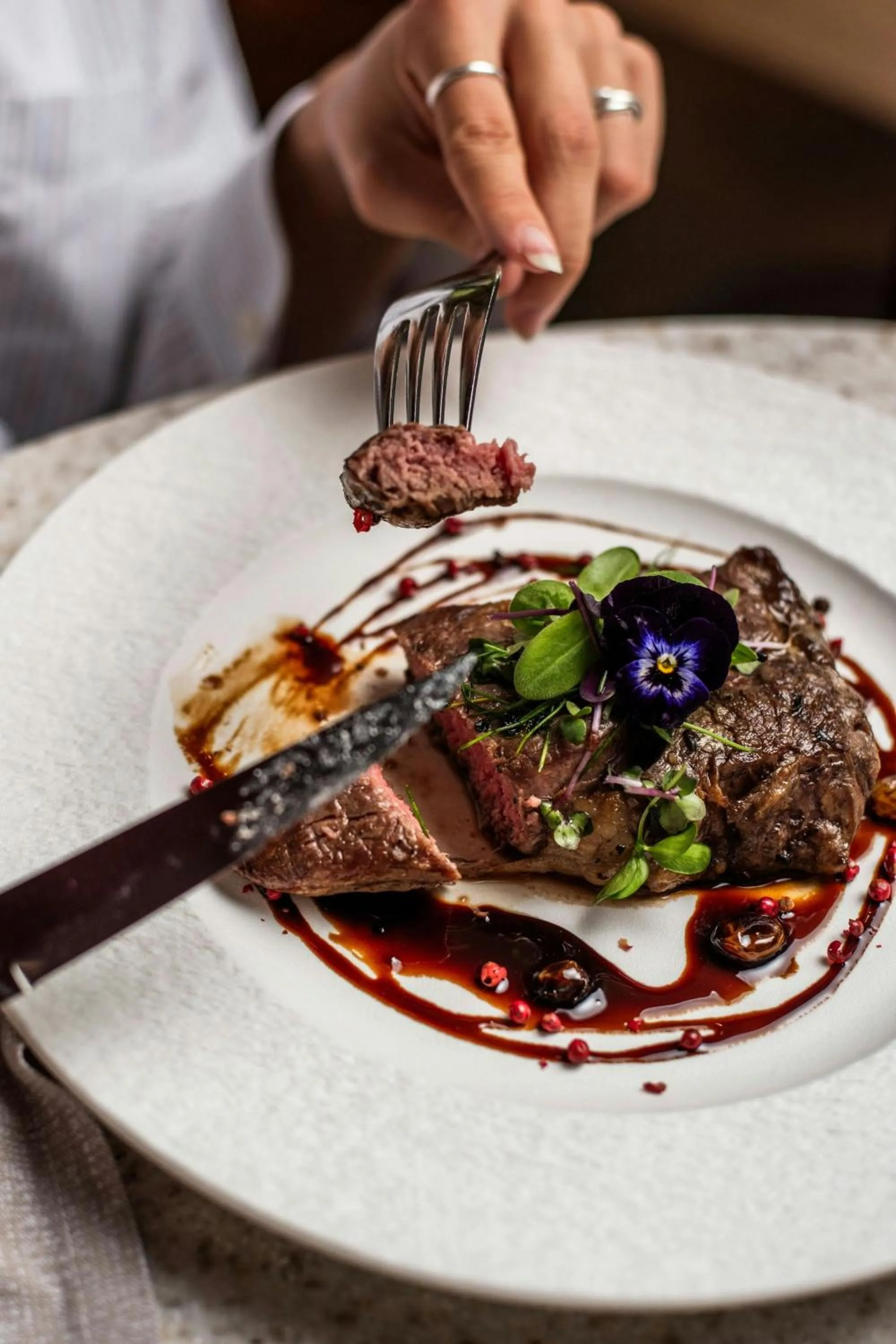 Restaurant/places to eat in Neues Schloss Privat Hotel Zurich, Autograph Collection