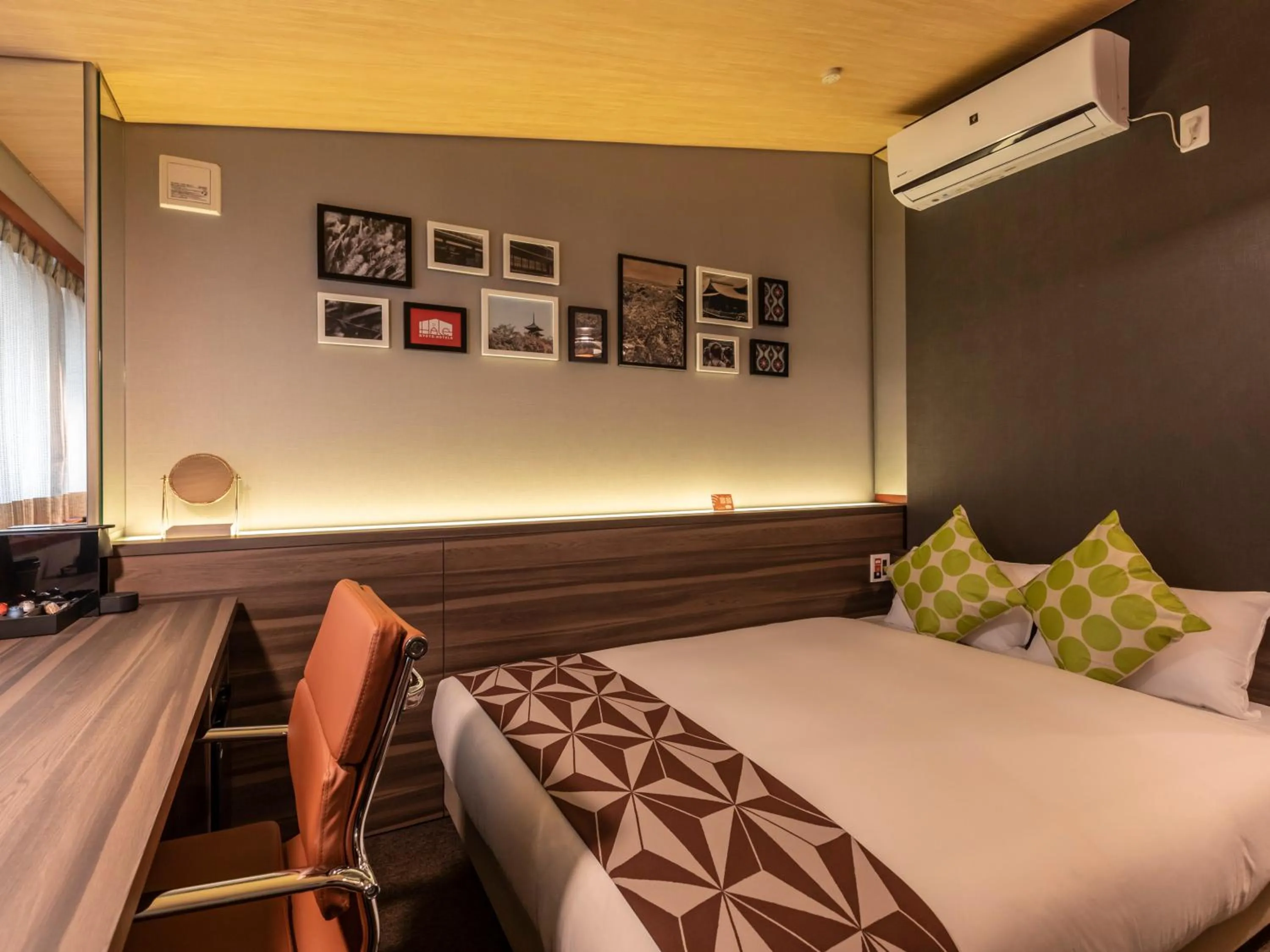 Bed in HALE Kyoto Toji