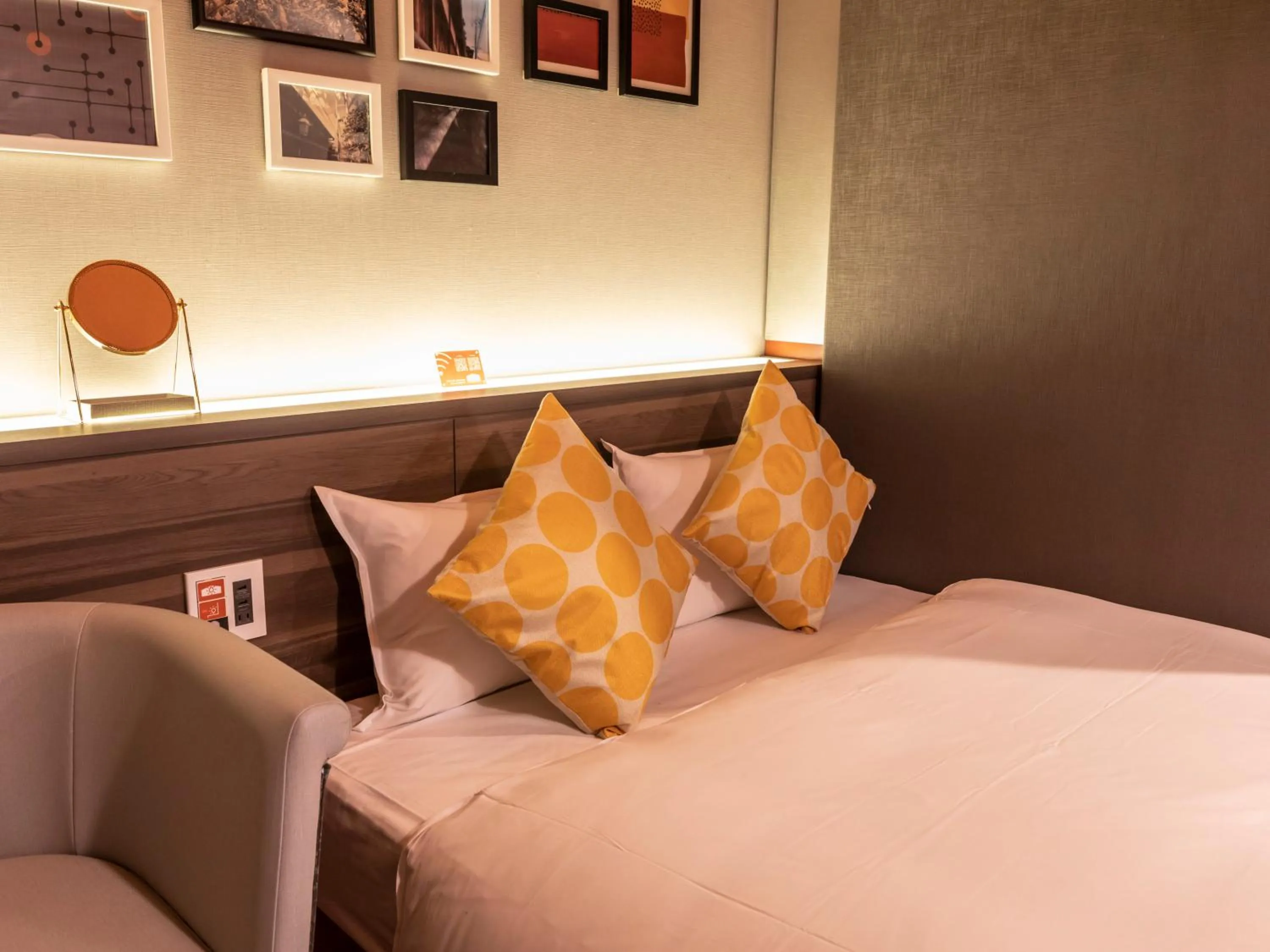 Bed in HALE Kyoto Toji