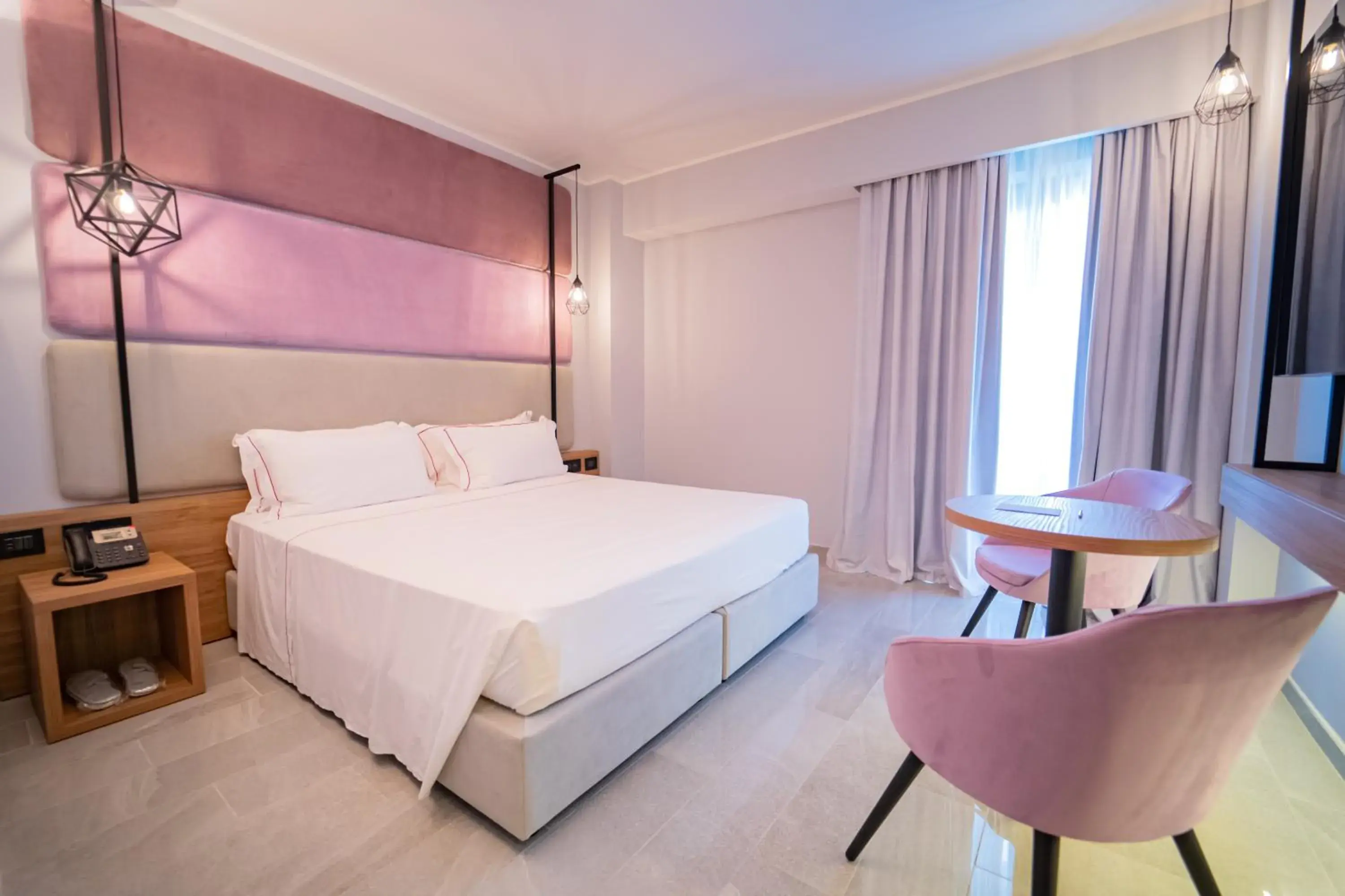 Family Queen Room with Two Queen Beds - Connecting Room/Non-Smoking in Best Western Plus Sabaudia Hotel Family Queen Room with Two Queen Beds - Connecting Room/Non-Smoking in Best Western Plus Sabaudia Hotel