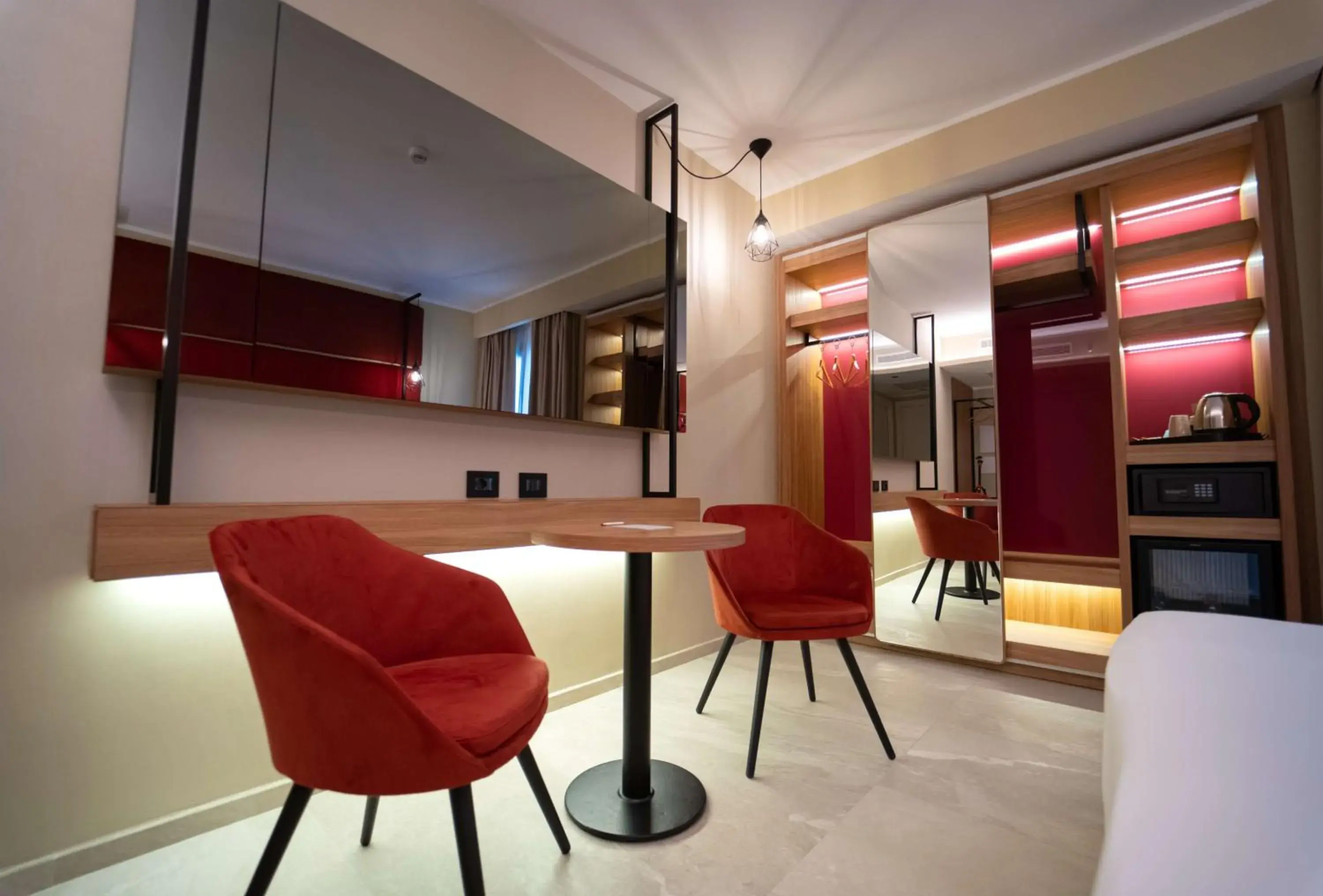 Superior Twin Room - Non-Smoking in Best Western Plus Sabaudia Hotel Superior Twin Room - Non-Smoking in Best Western Plus Sabaudia Hotel