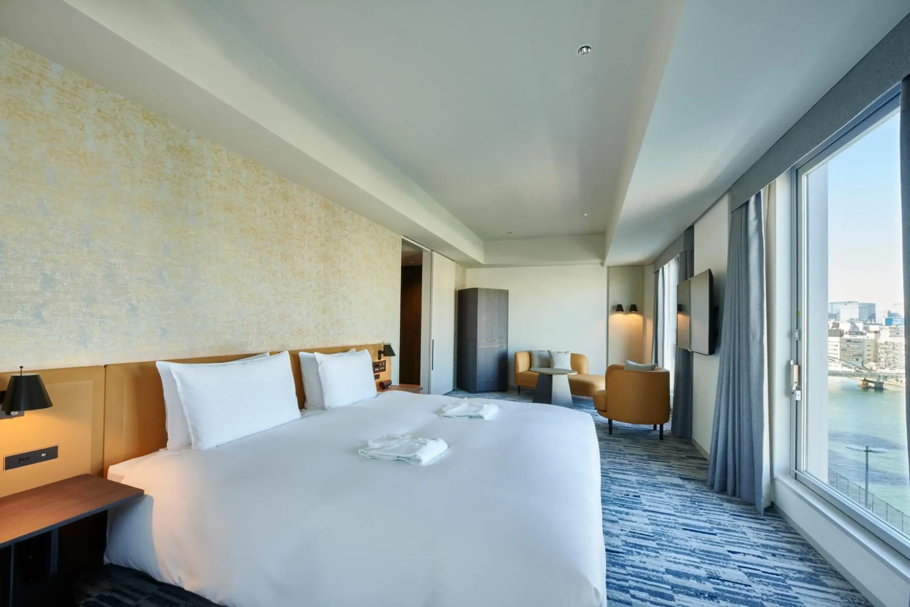 Deluxe King Room with View - Non-Smoking in The Gate Hotel Ryogoku by Hulic Deluxe King Room with View - Non-Smoking in The Gate Hotel Ryogoku by Hulic