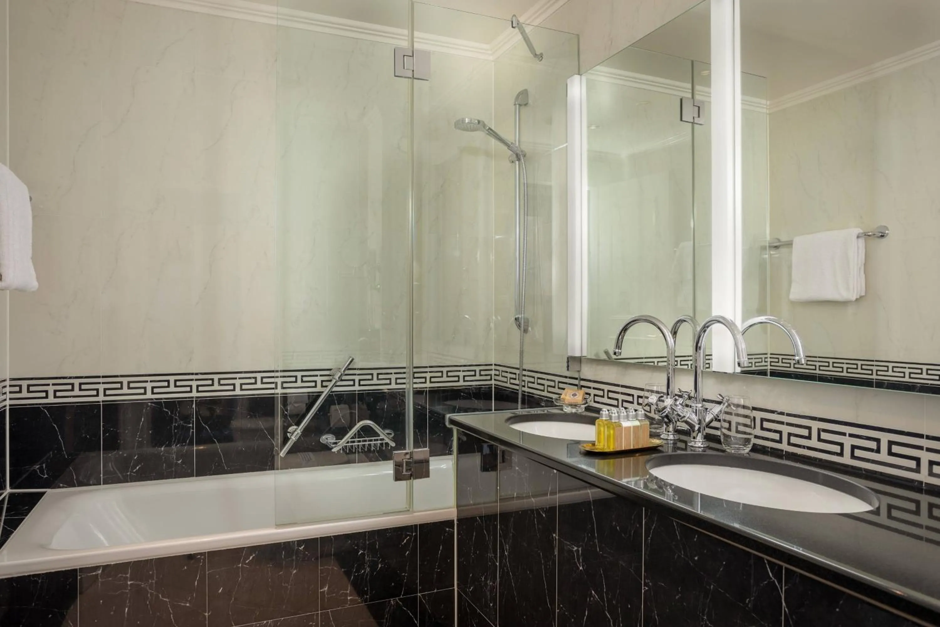 Bathroom in Grand Hotel Suisse Majestic, Autograph Collection