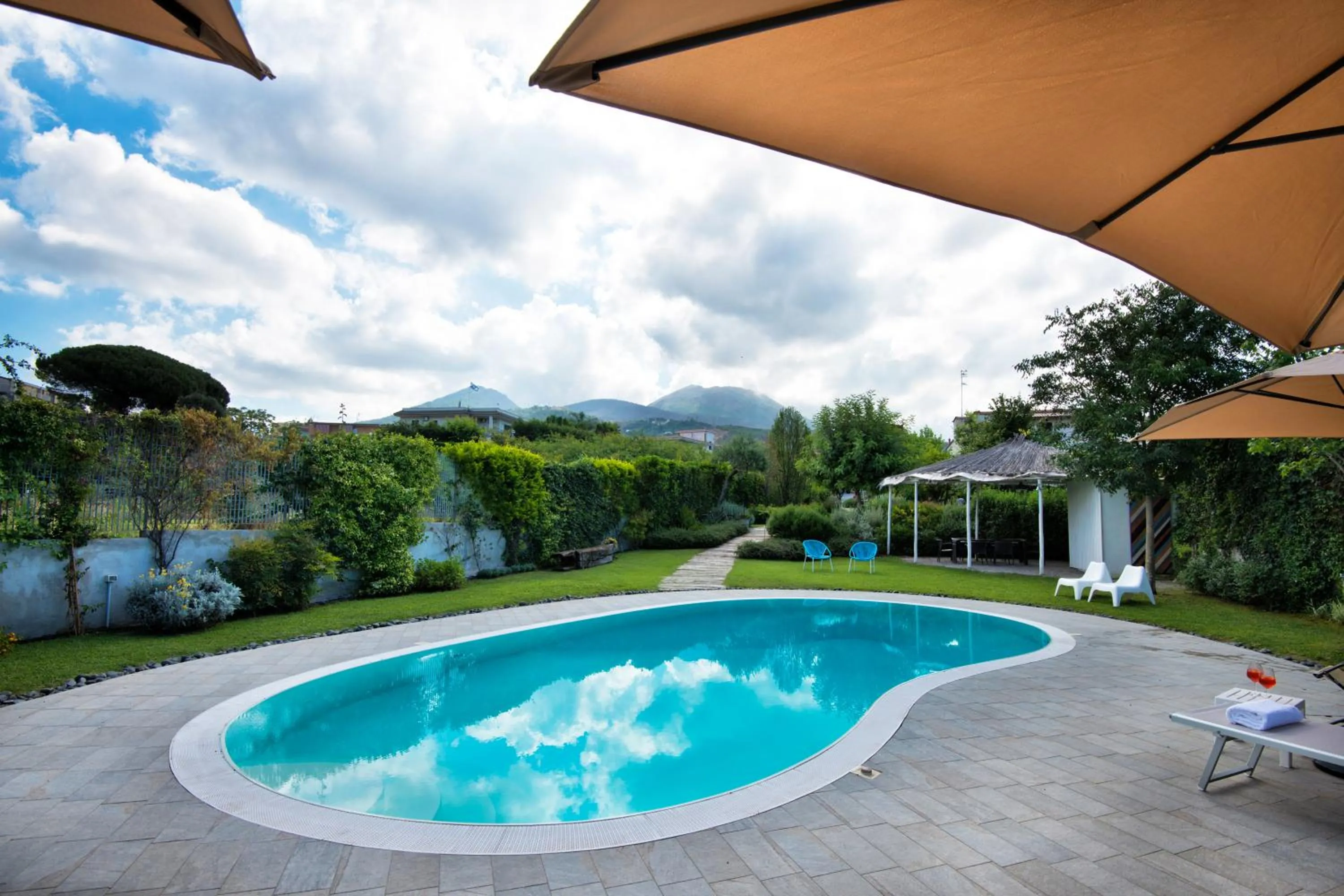 Swimming pool in Maison Di Fiore B&B