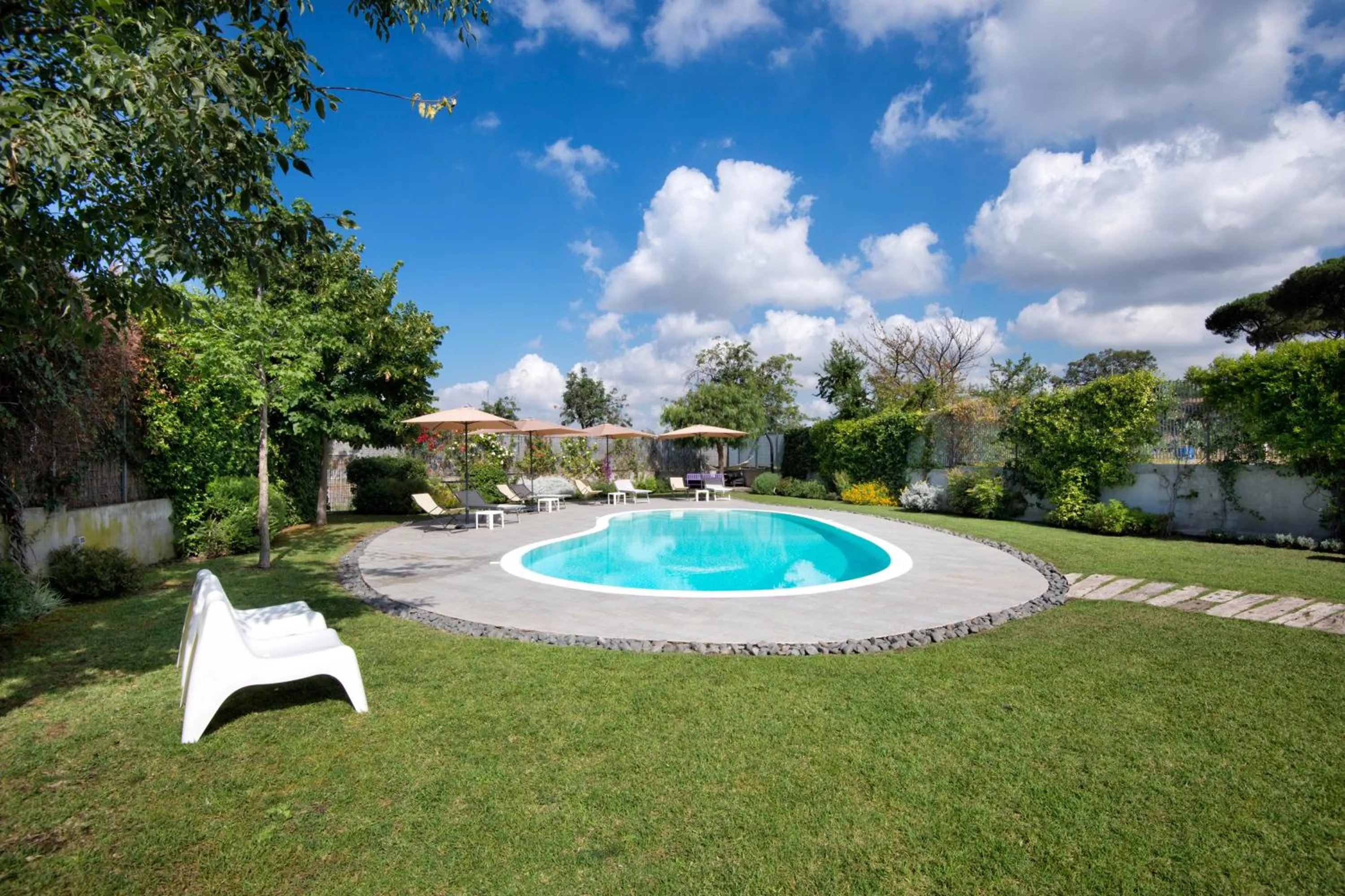 Swimming pool in Maison Di Fiore B&B