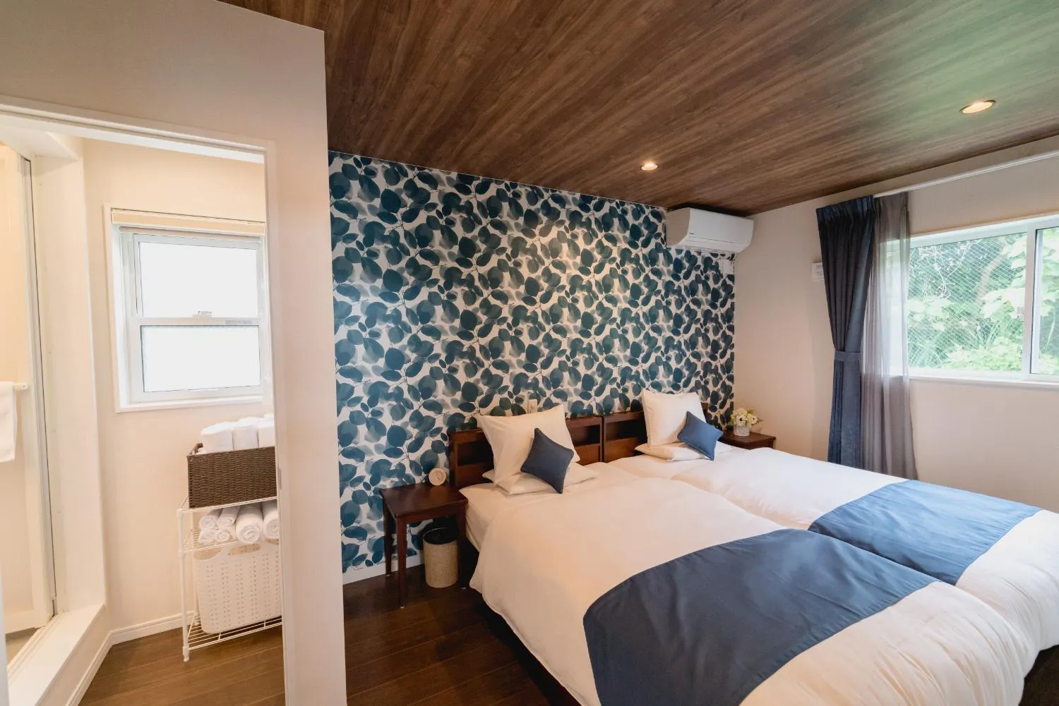 Shower, Bed in BEVERLY HILLS VILLA Miyakojima Resort