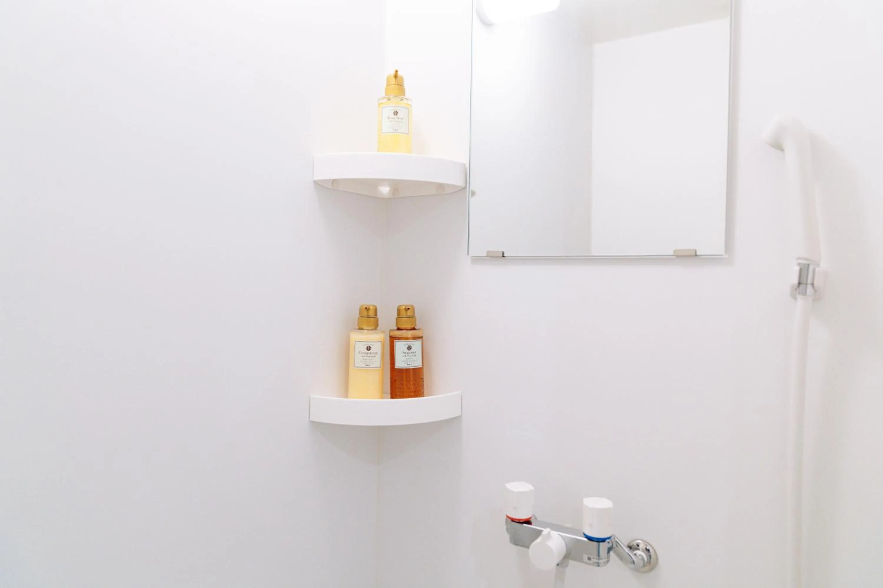 Shower in BEVERLY HILLS VILLA Miyakojima Resort