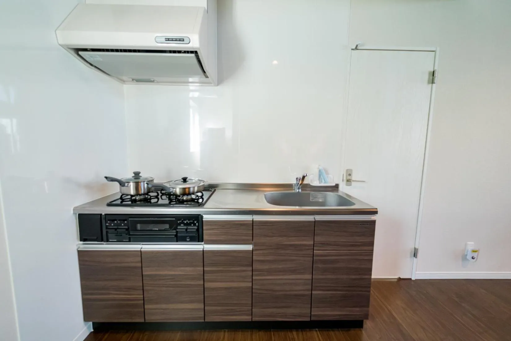 Kitchen or kitchenette in BEVERLY HILLS VILLA Miyakojima Resort