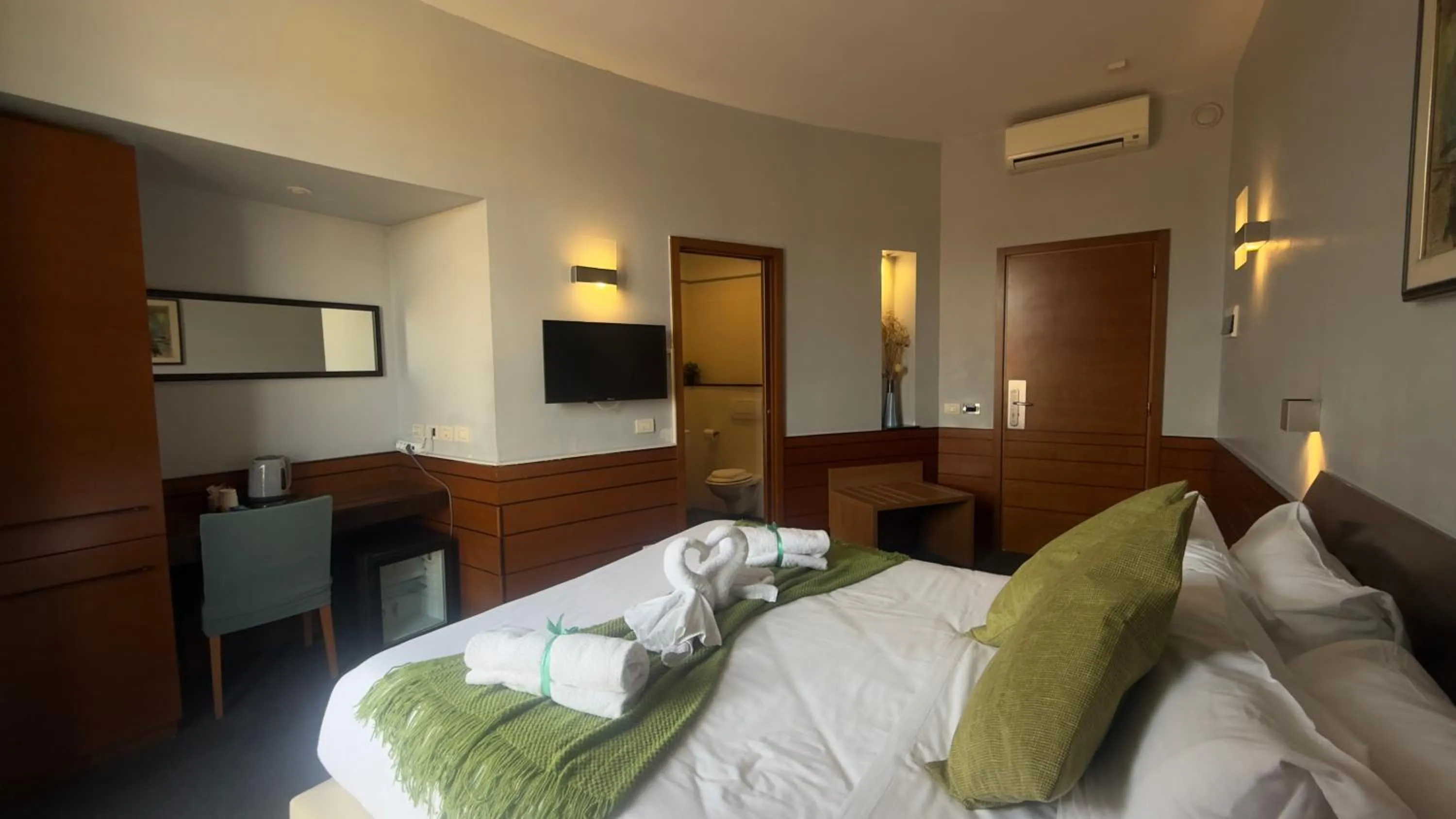 Bedroom, Bed in Romalive Hotel