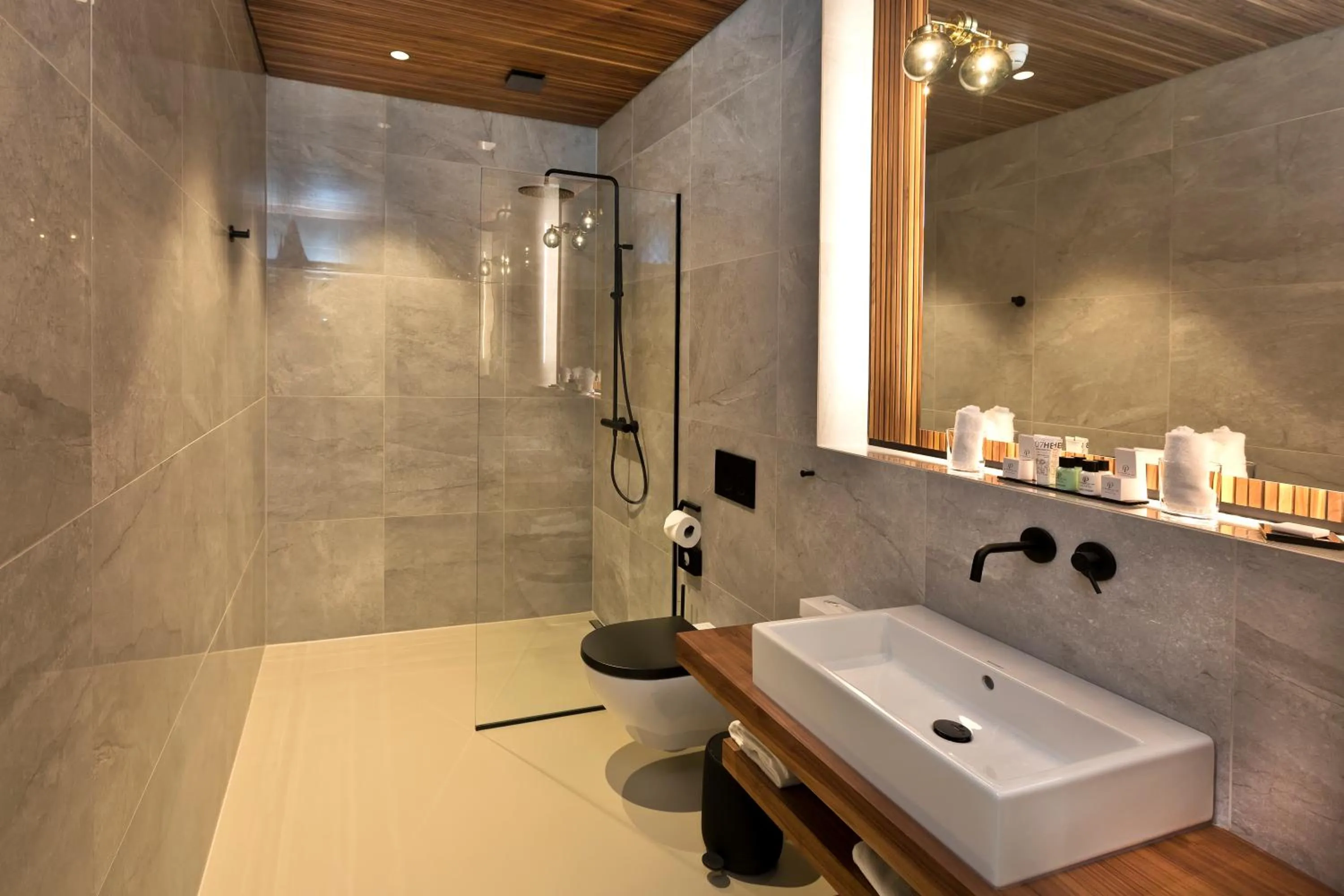 Bathroom in Hotel la Palma au Lac