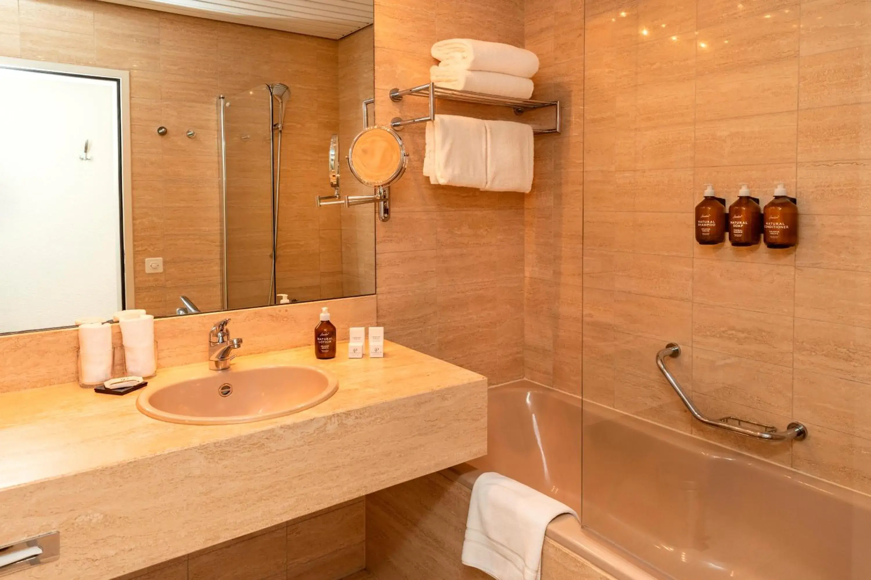 Classic Double Room with Lake view in Hotel la Palma au Lac Classic Double Room with Lake view in Hotel la Palma au Lac