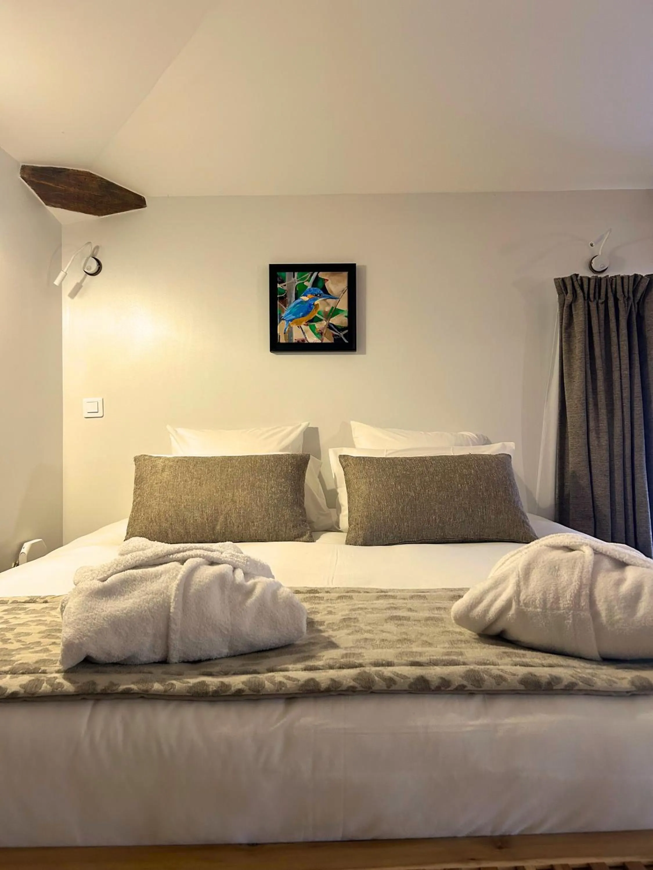 Bedroom, Bed in LE DOMAINE DE GORNETON