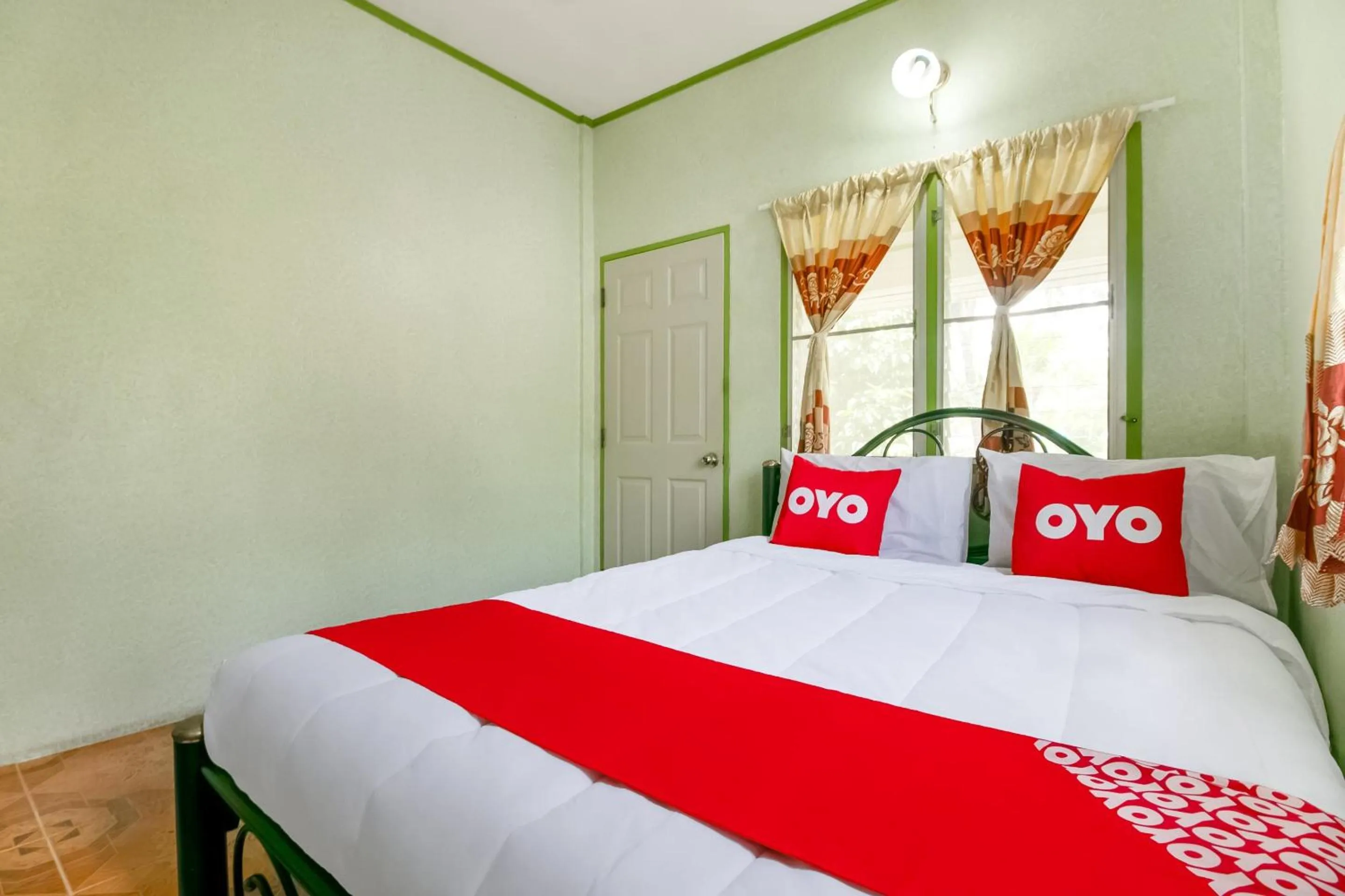 Bedroom in OYO 1080 Kanyapa Resort Kaeng Krachan