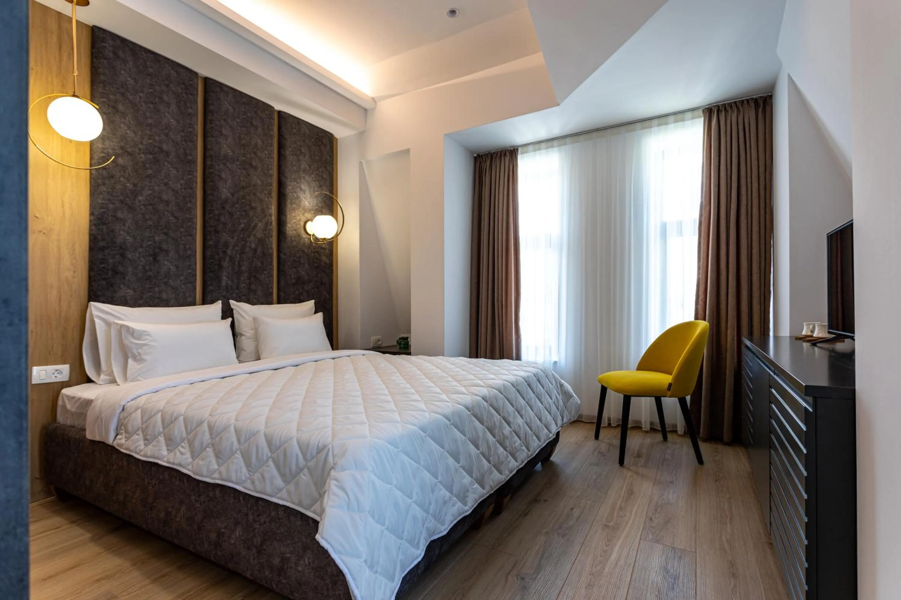 Bed in Grand Central Hotel