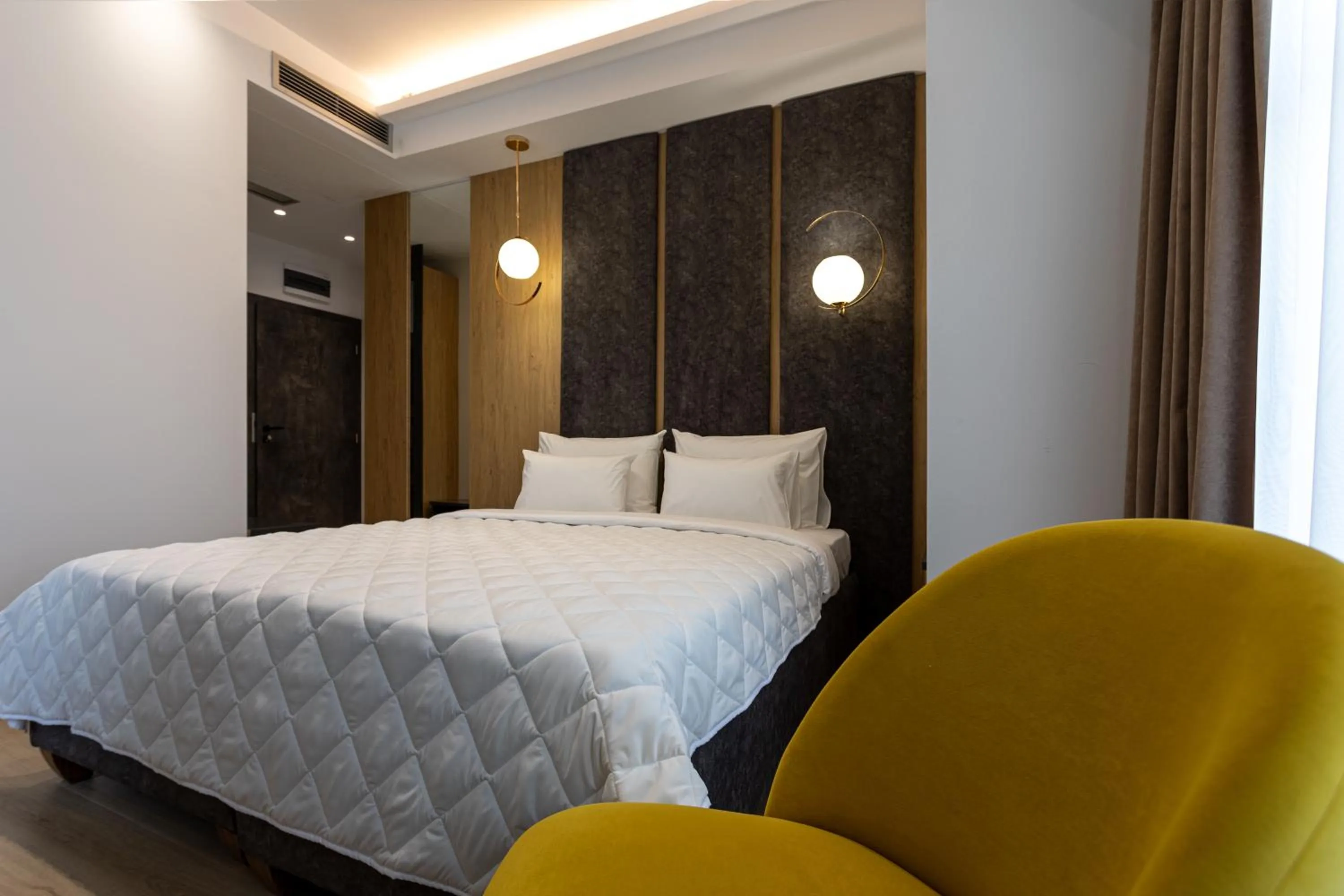 Bed in Grand Central Hotel