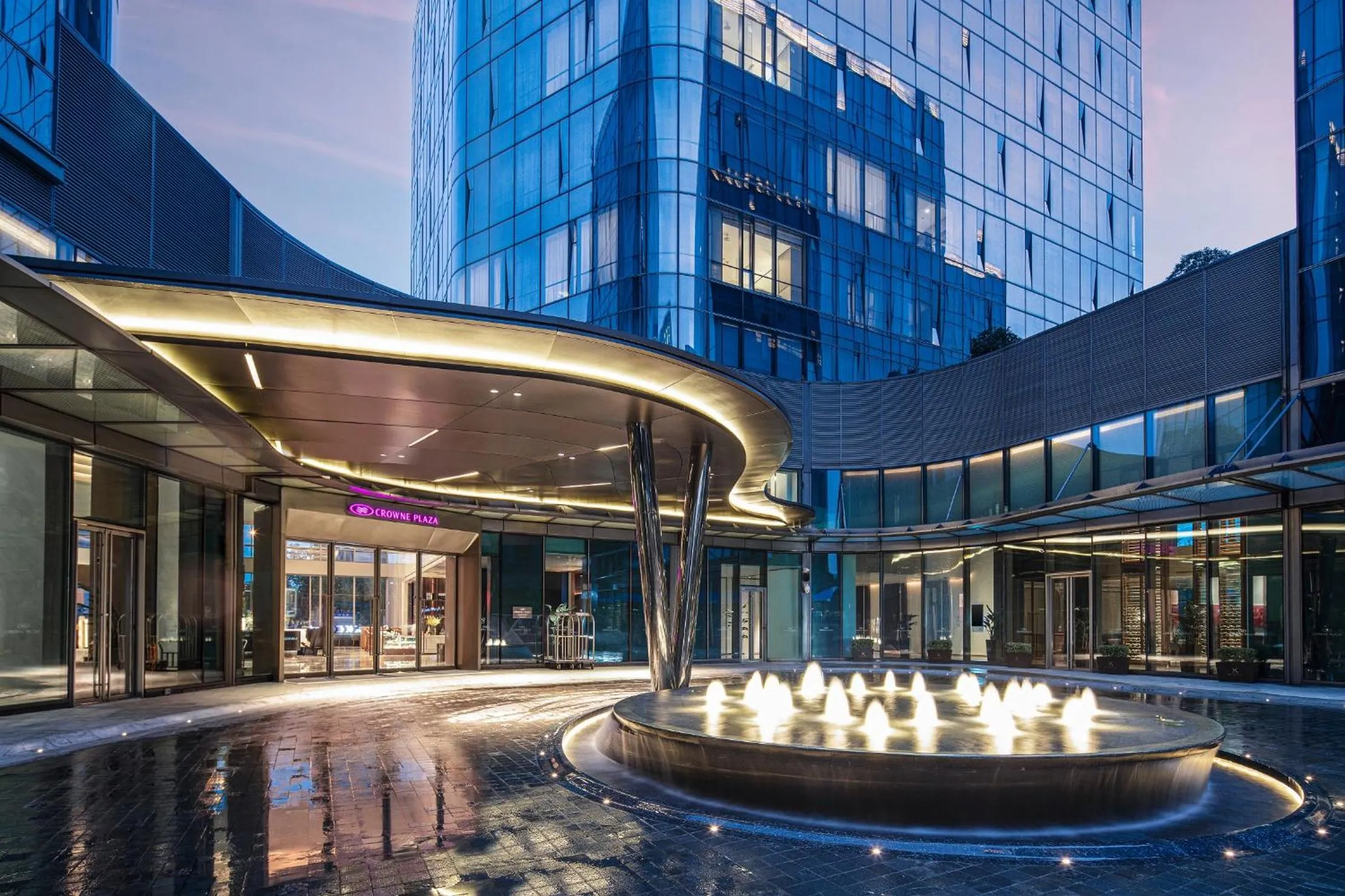 Facade/entrance in Crowne Plaza Shanghai Hongqiao by IHG