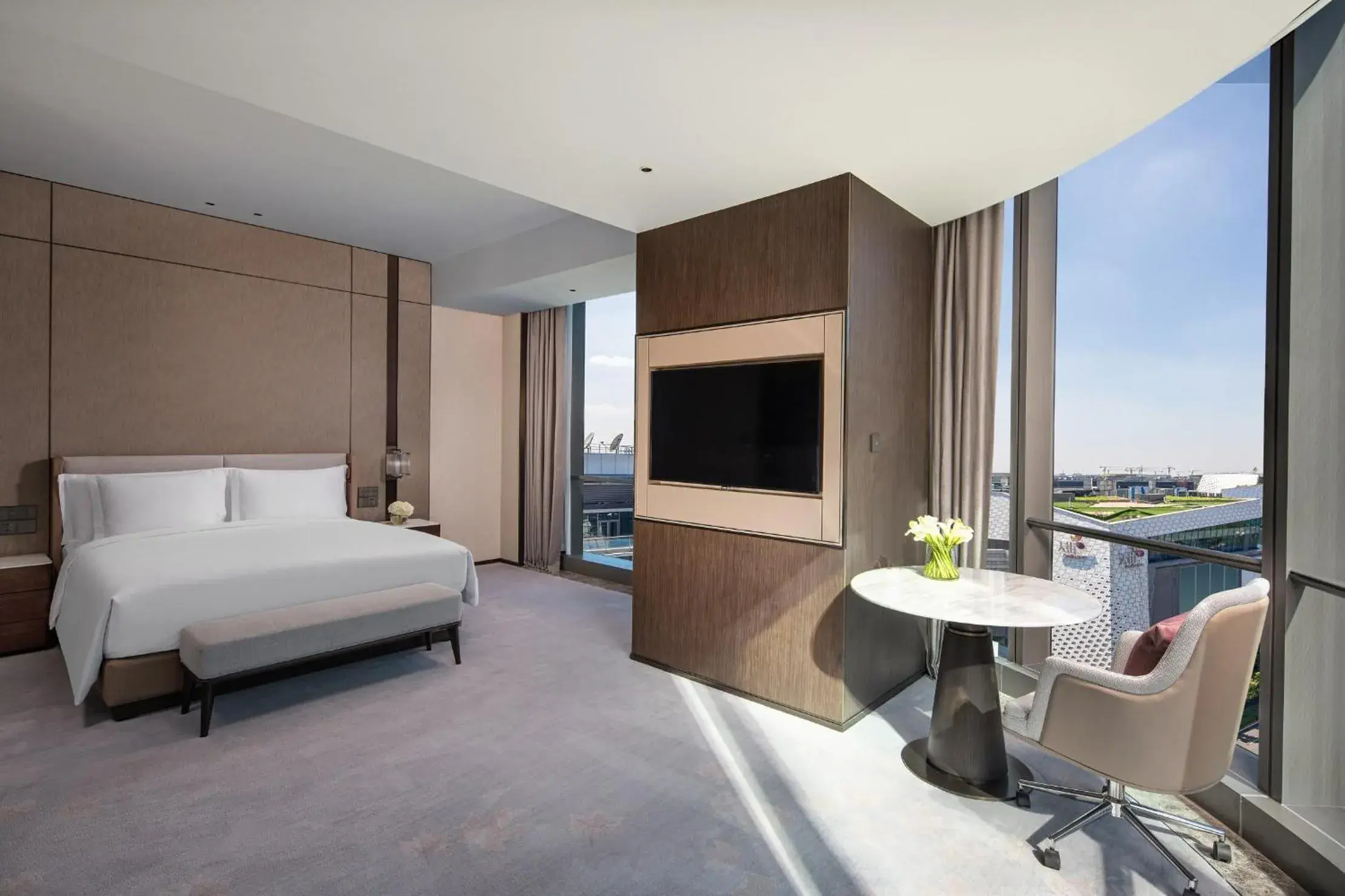 Premium King Room with City View in Crowne Plaza Shanghai Hongqiao by IHG Premium King Room with City View in Crowne Plaza Shanghai Hongqiao by IHG
