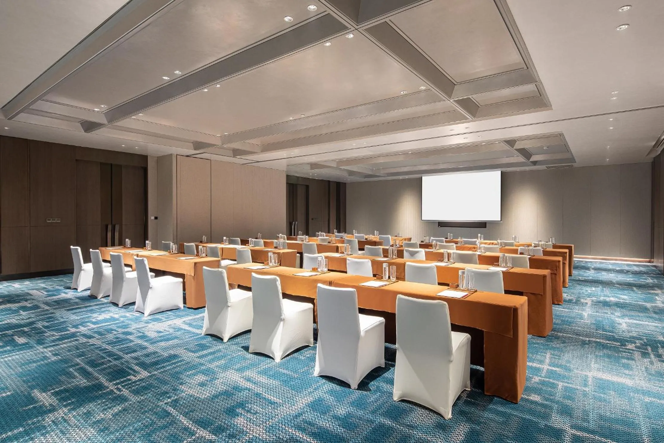 Meeting/conference room in Crowne Plaza Shanghai Hongqiao by IHG